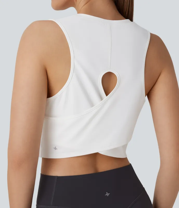 Halara Top yoga corto liso dobladillo cruzado abertura - White - S sold by Halara