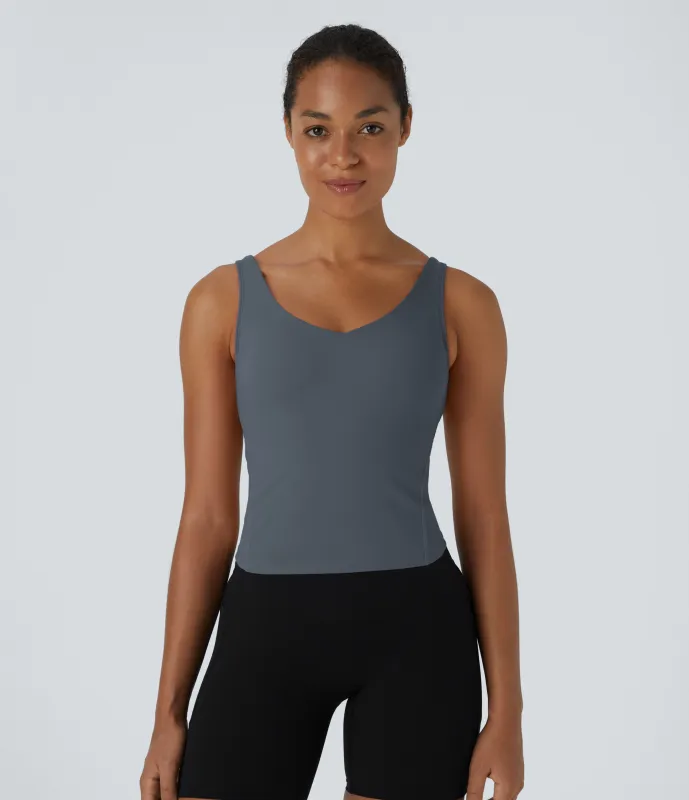 Halara Top largo Softlyzero™ Plush de tirantes con acolchado y cuello en V - Turbulence - XL sold by Halara