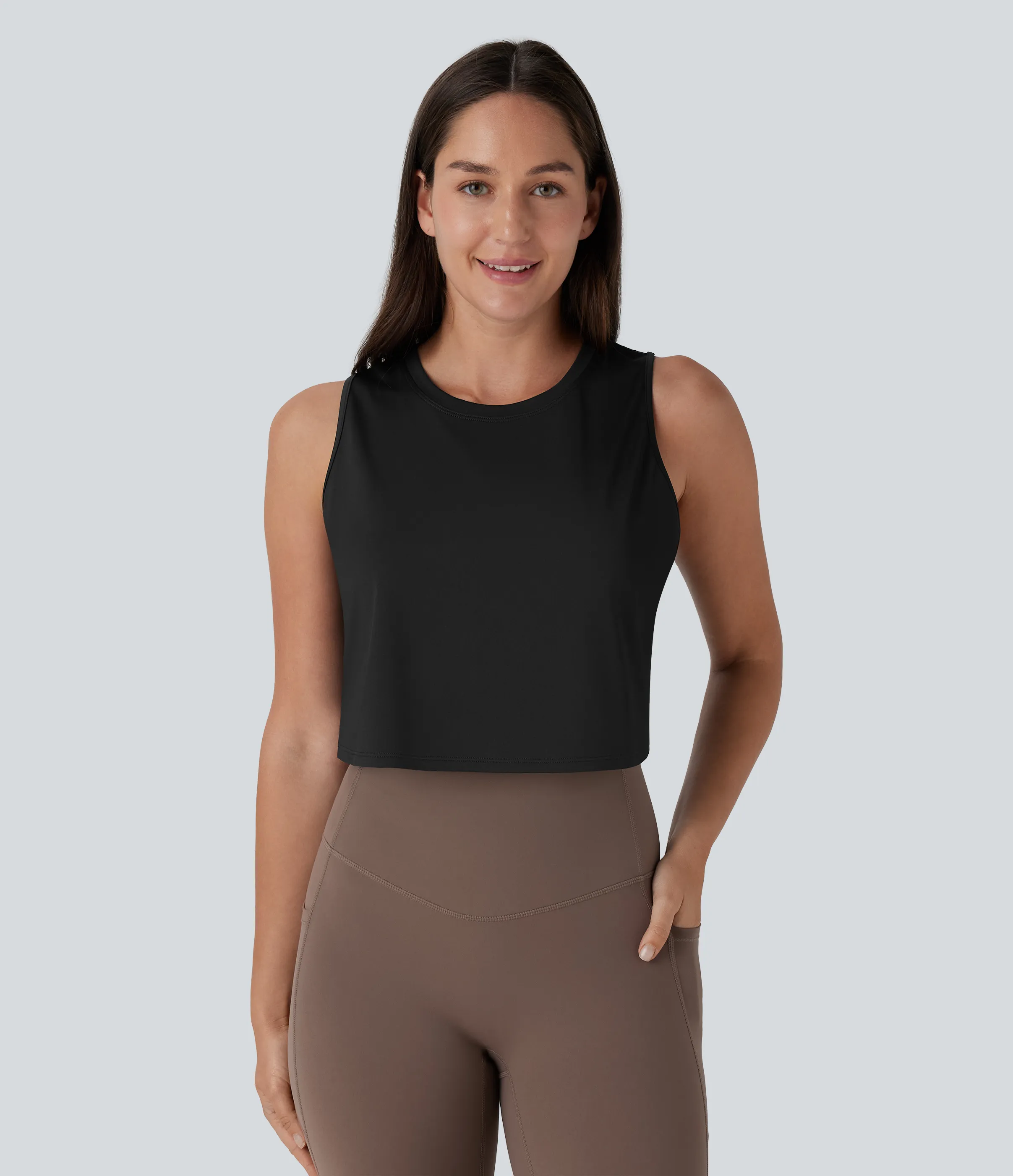 Halara Top yoga corto liso dobladillo cruzado abertura - Black - S sold by Halara product image thumbnail 4