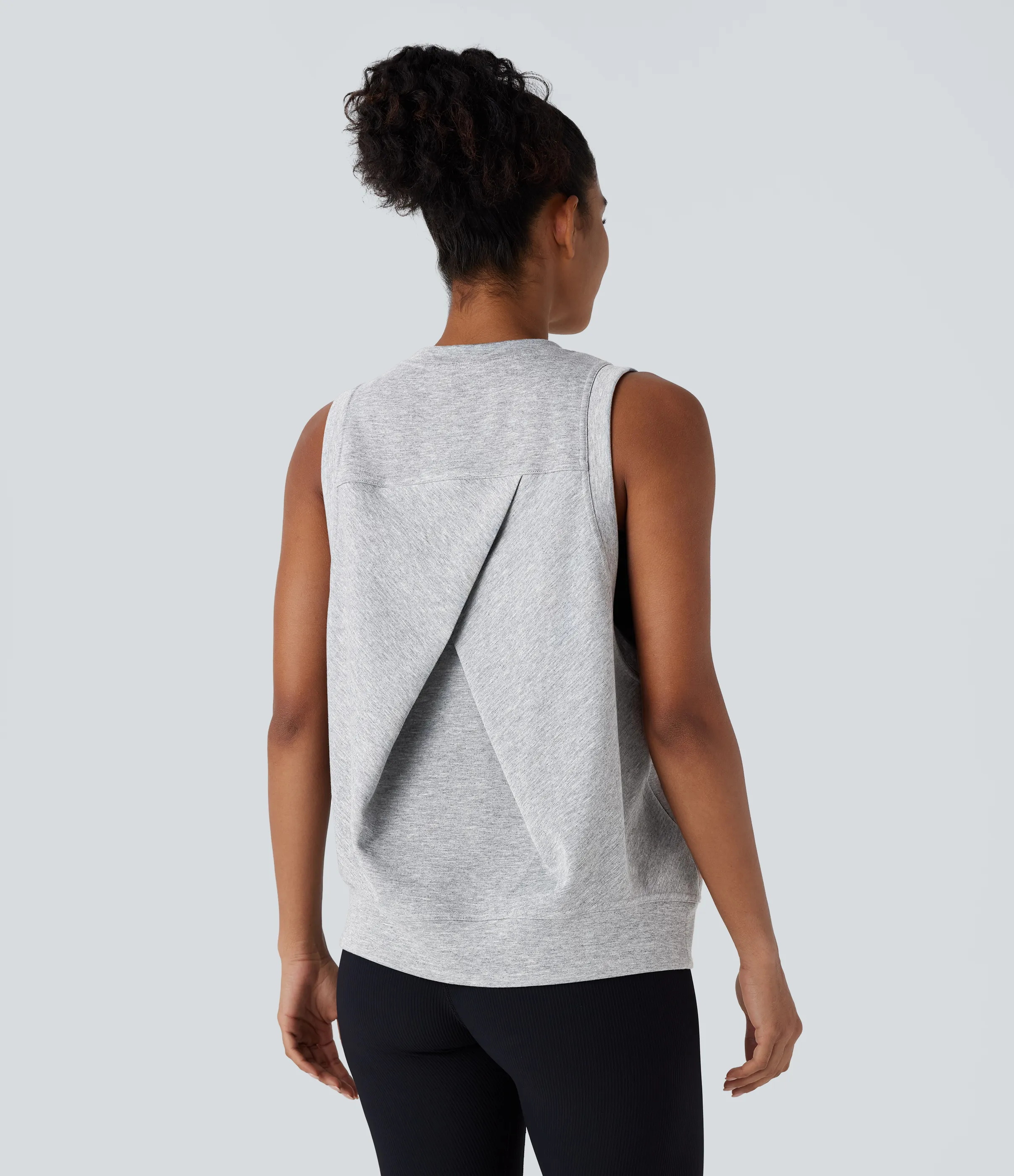 Halara Camiseta sin mangas cuello redondo bolsillo lateral - Fog Gray - XS sold by Halara product image thumbnail 2