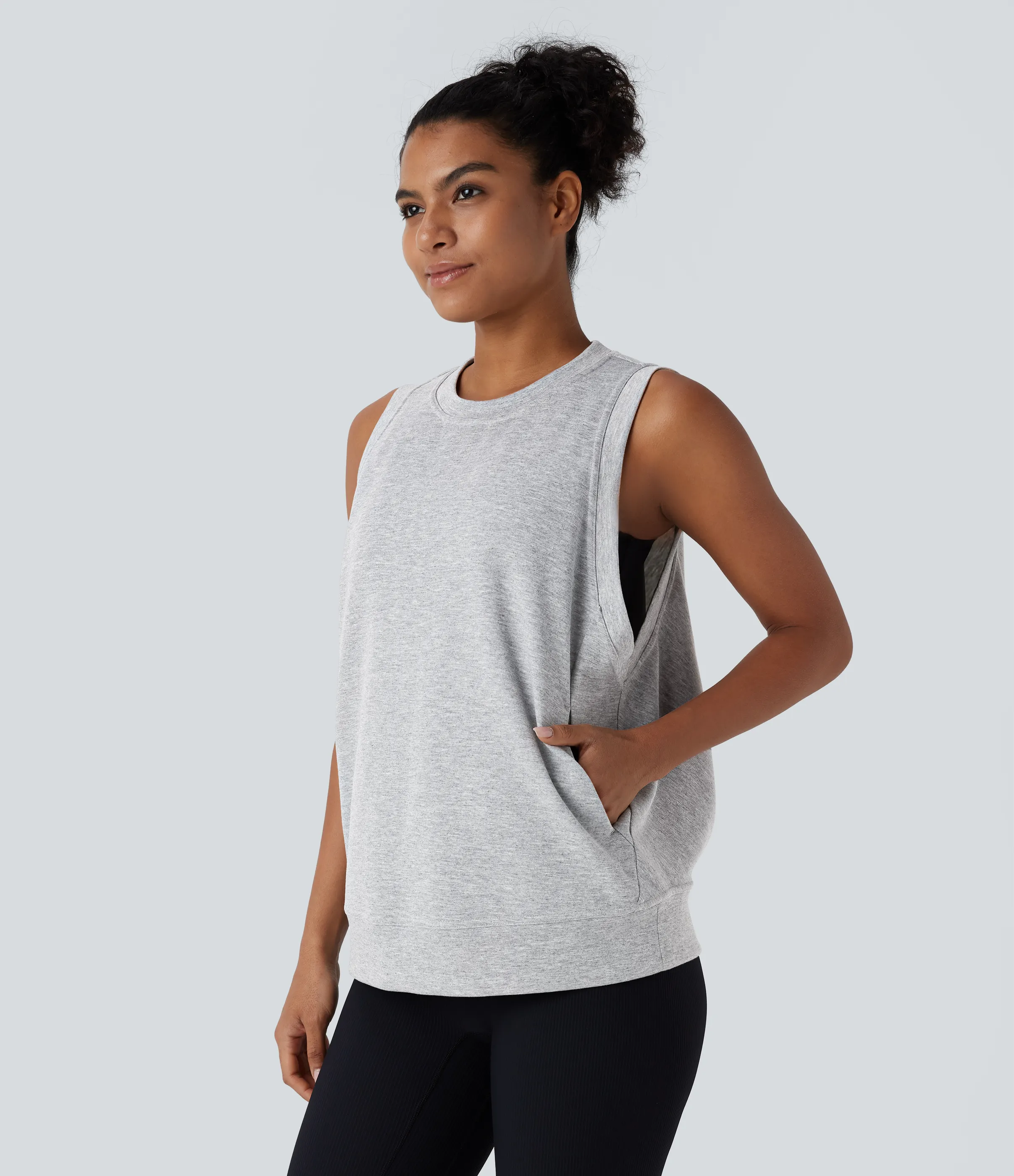 Halara Camiseta sin mangas cuello redondo bolsillo lateral - Fog Gray - XS sold by Halara product image thumbnail 4