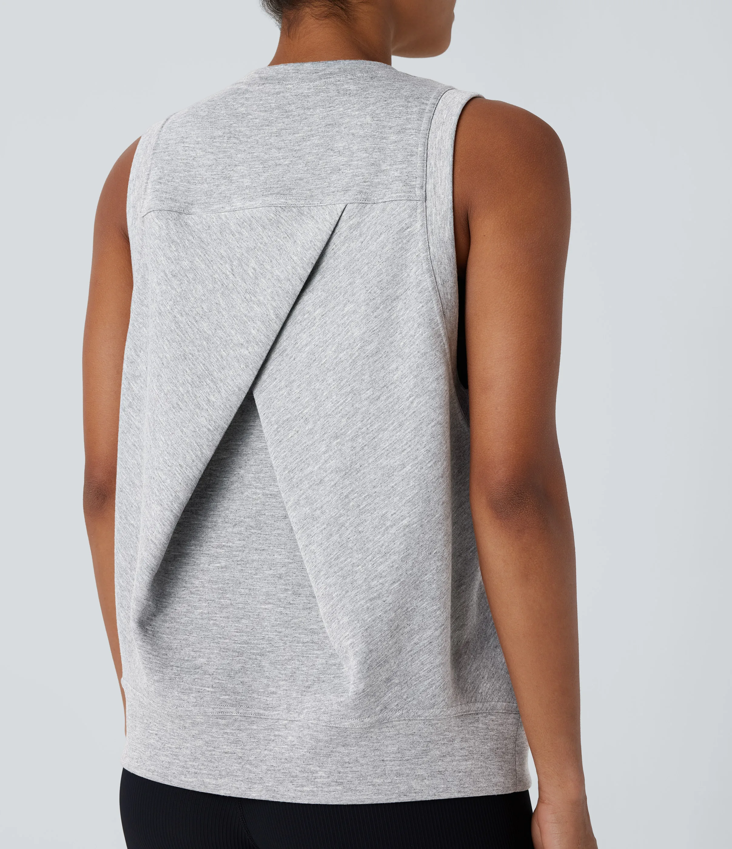 Halara Camiseta sin mangas cuello redondo bolsillo lateral - Fog Gray - XS sold by Halara product image thumbnail 5