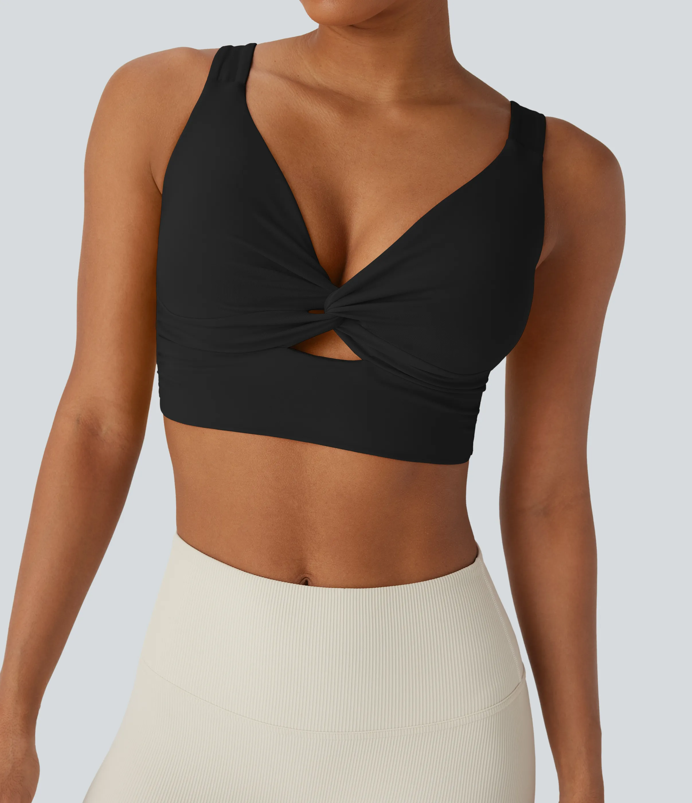 Halara Brasier deportivo de yoga SoftlyZero™ Airy de sujeción baja con abertura y tacto fresco en copas D-F - Black - S sold by Halara