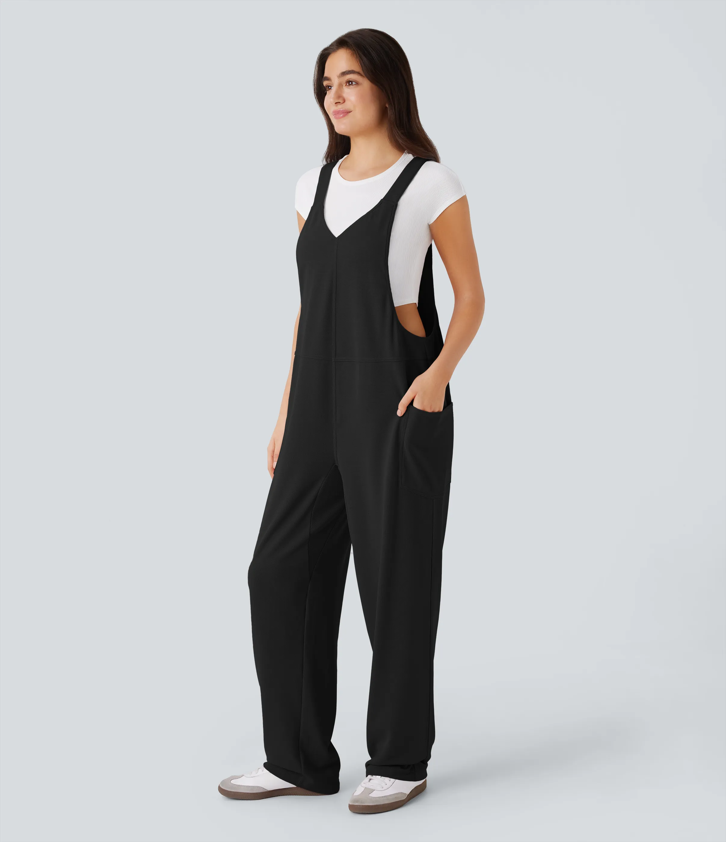 Halara Overol cuello V bolsillo lateral diseño gofre - Black - XL(regular) sold by Halara product image thumbnail 4