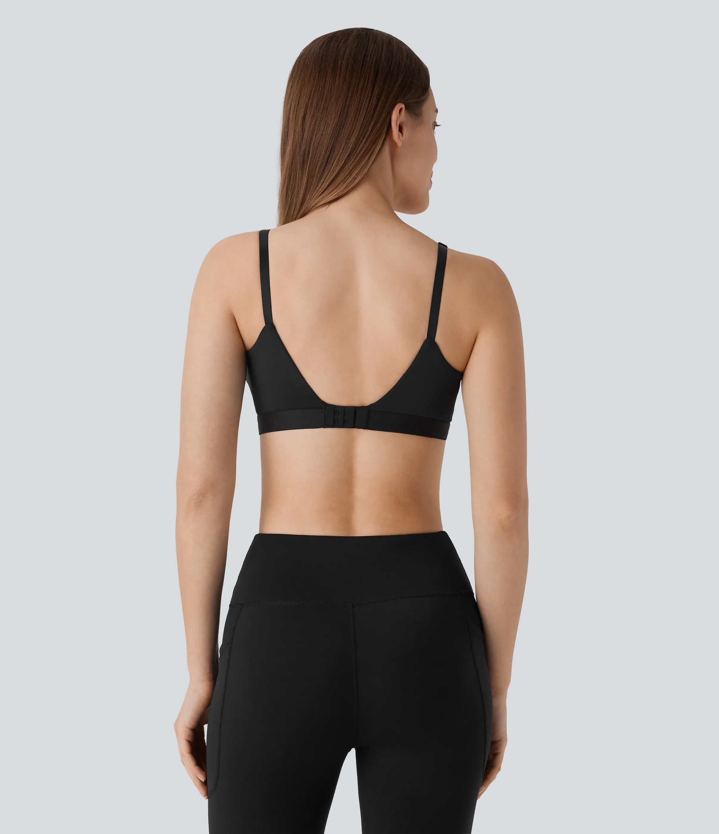 Halara Brasier deportivo SpeedWave™ para lactancia de secado rápido y sujeción media con gancho ajustable en copas A-C - Black - S sold by Halara product image thumbnail 3