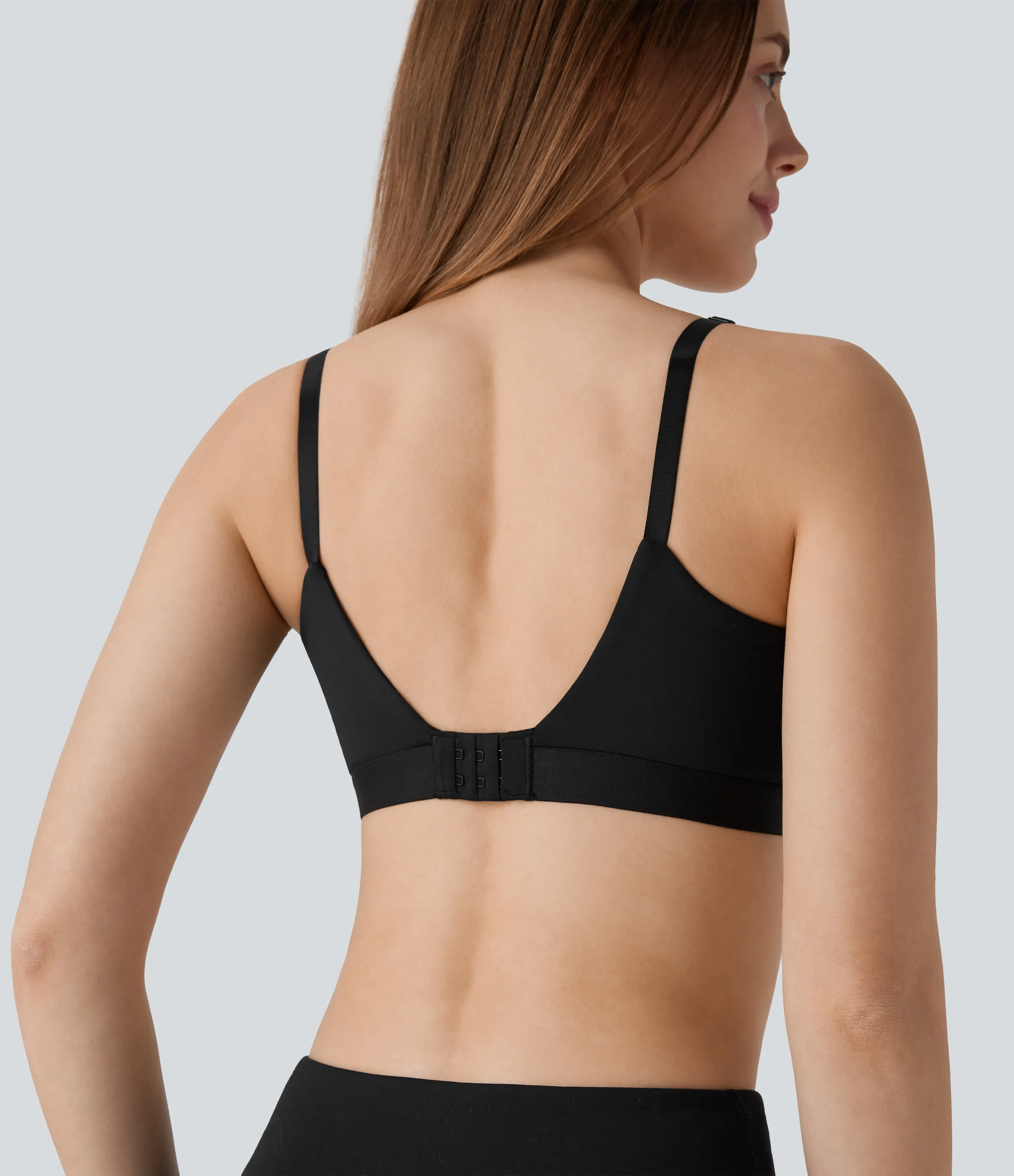 Halara Brasier deportivo SpeedWave™ para lactancia de secado rápido y sujeción media con gancho ajustable en copas A-C - Black - S sold by Halara product image thumbnail 5