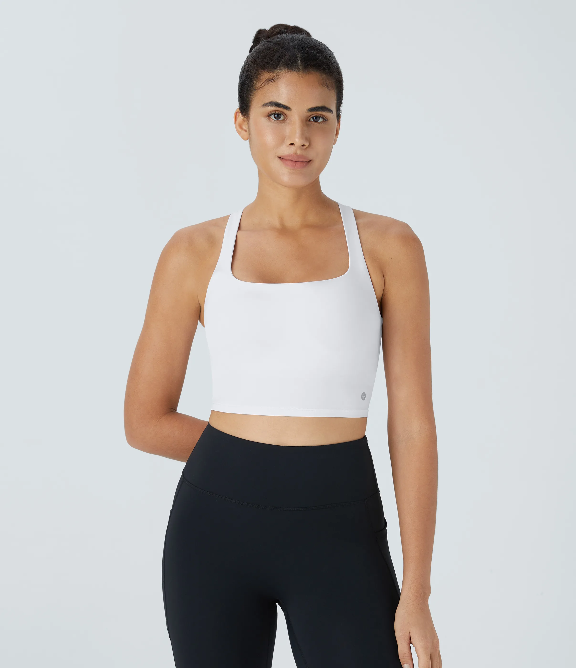 Halara Top corto de yoga SoftlyZero™ Airy con escote cuadrado, sin espalda, tirantes cruzados y tacto fresco-UPF50+ en copas D-F - White - L sold by Halara product image thumbnail 3