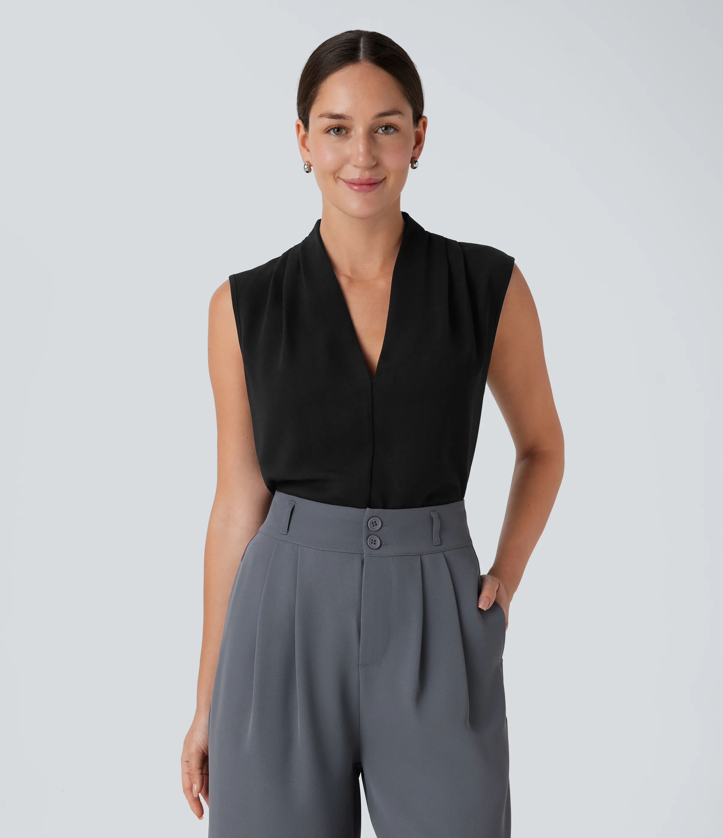 Halara Blusa oficina sin mangas cuello V - Black - L sold by Halara product image thumbnail 2