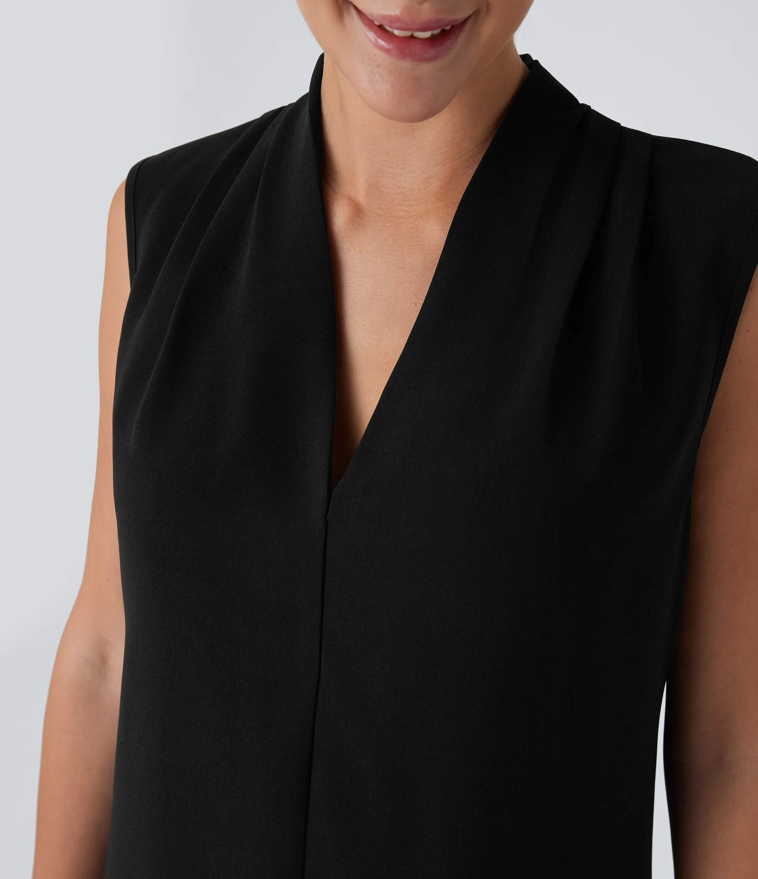 Halara Blusa oficina sin mangas cuello V - Black - L sold by Halara product image thumbnail 5