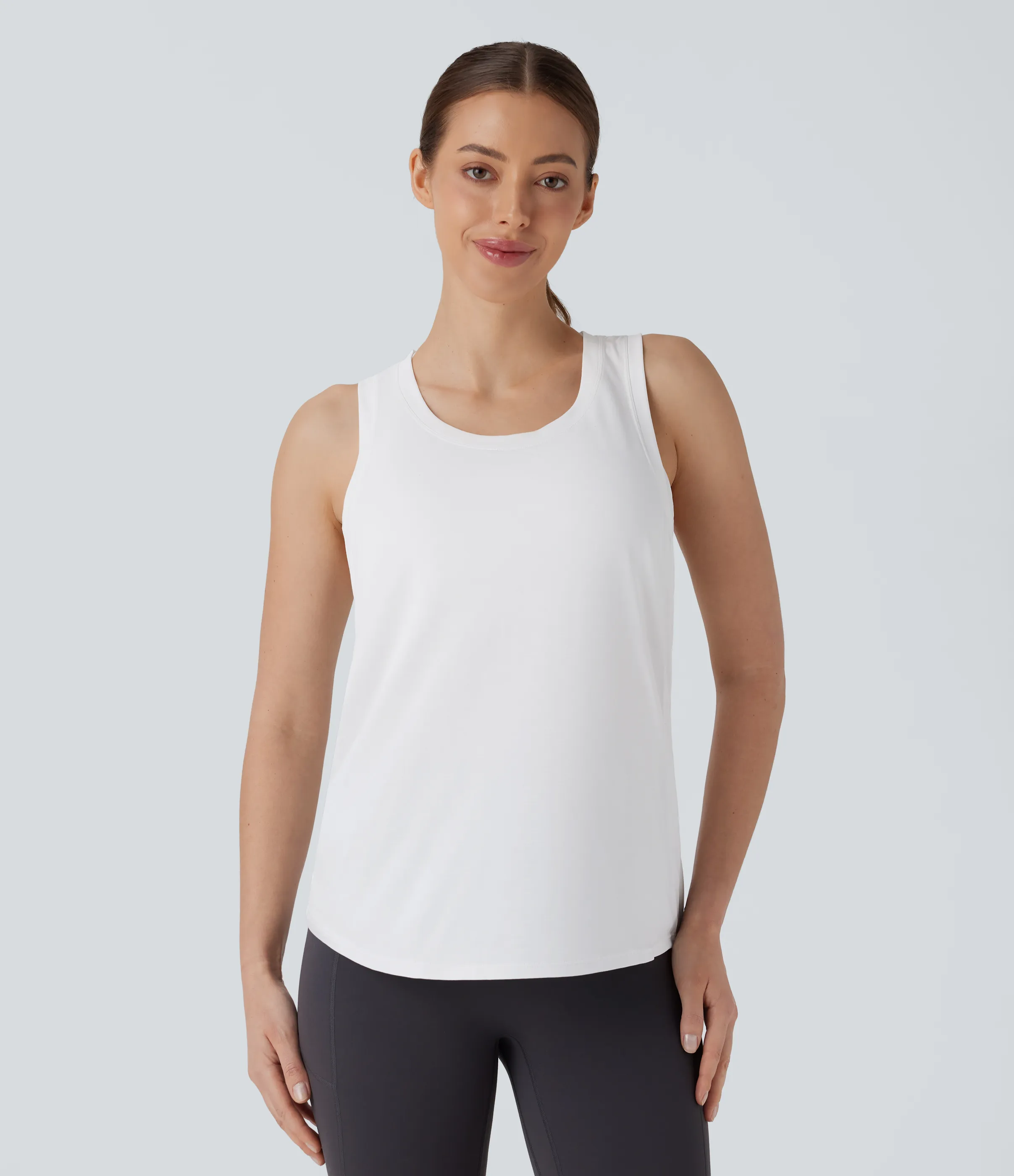 Halara Top deportivo yoga espalda cruzada dobladillo curvo - White - XS sold by Halara