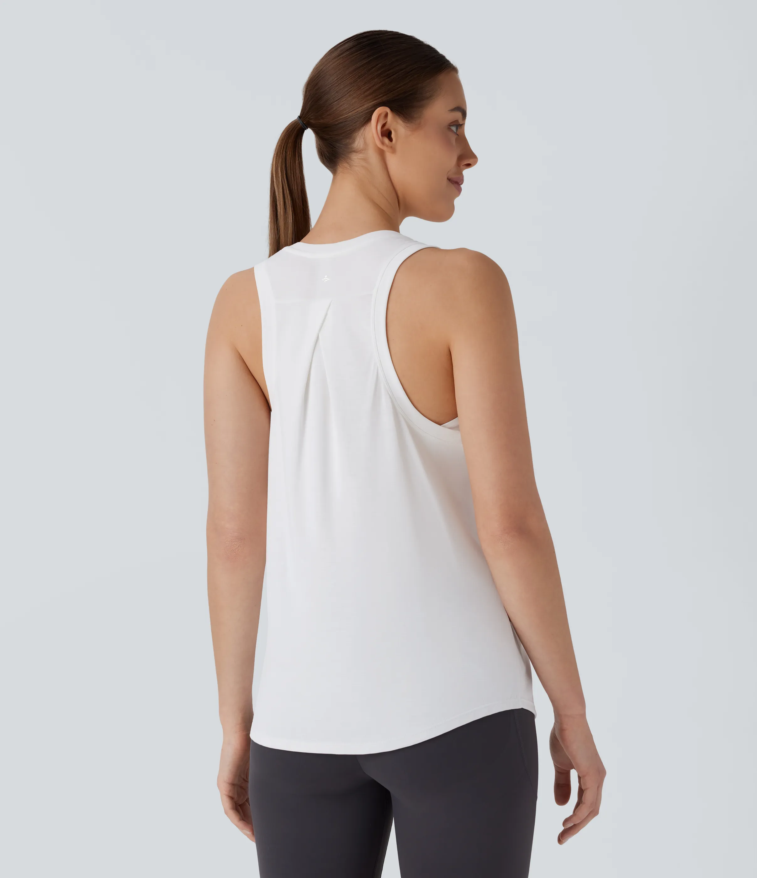 Halara Top deportivo yoga espalda cruzada dobladillo curvo - White - XS sold by Halara product image thumbnail 3