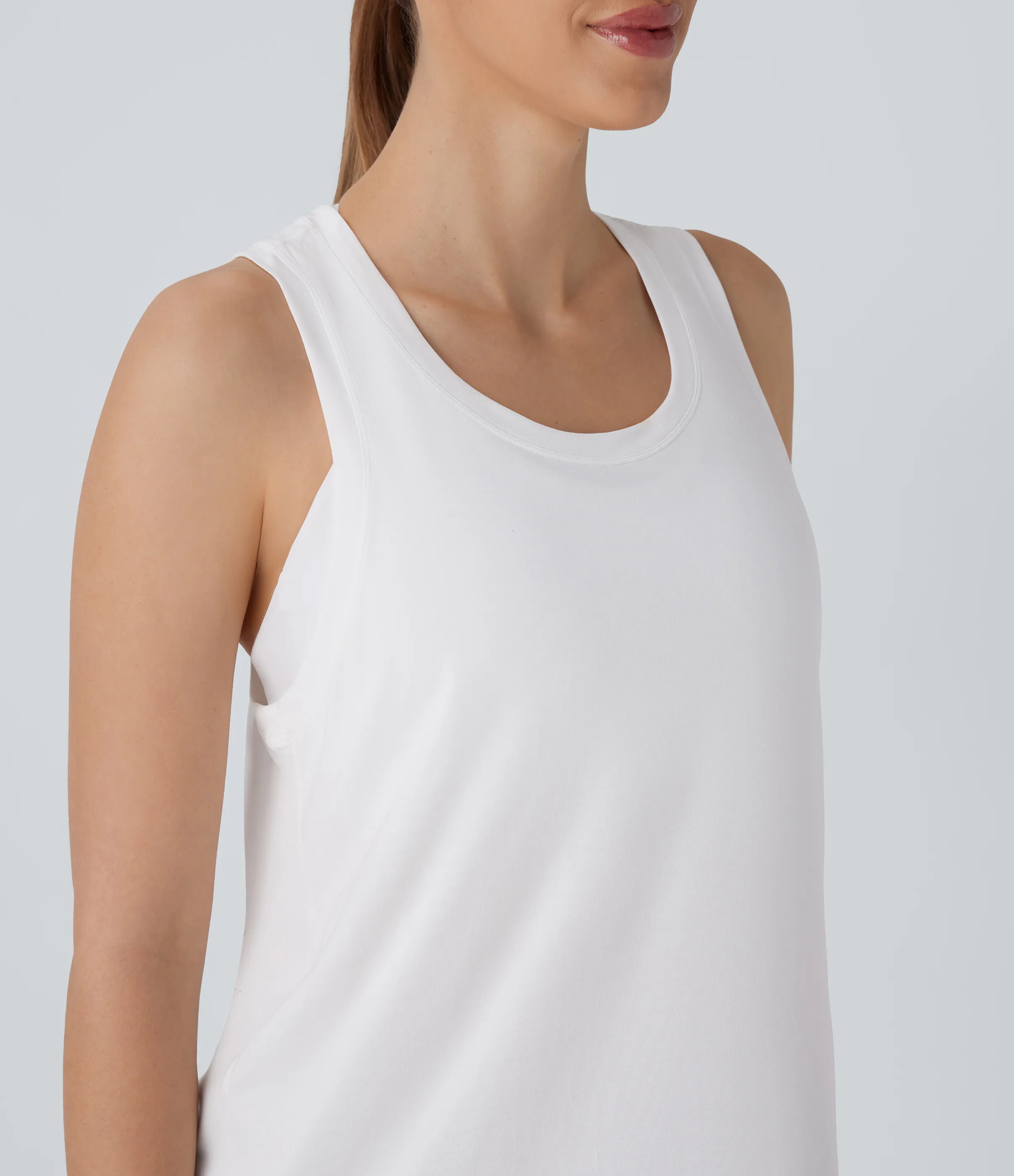 Halara Top deportivo yoga espalda cruzada dobladillo curvo - White - XS sold by Halara product image thumbnail 5