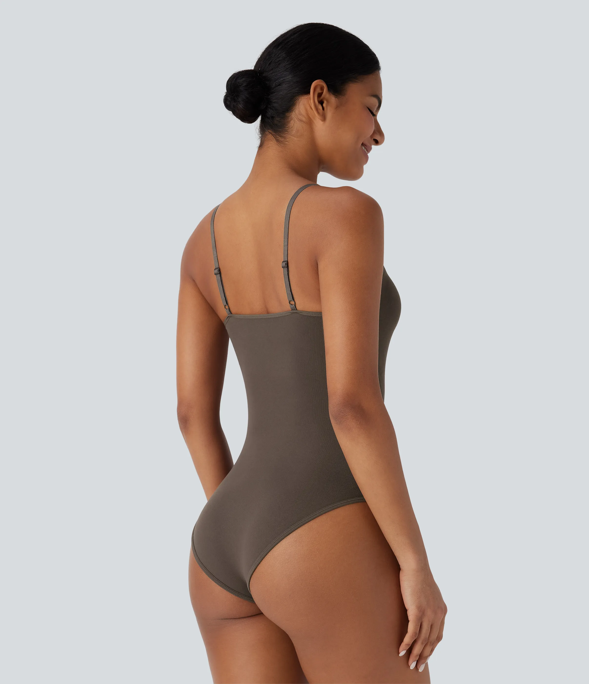 Halara Body liso sin costuras con espalda descubierta, tirantes ajustables y botones a presión - Canteen - XL sold by Halara product image thumbnail 4