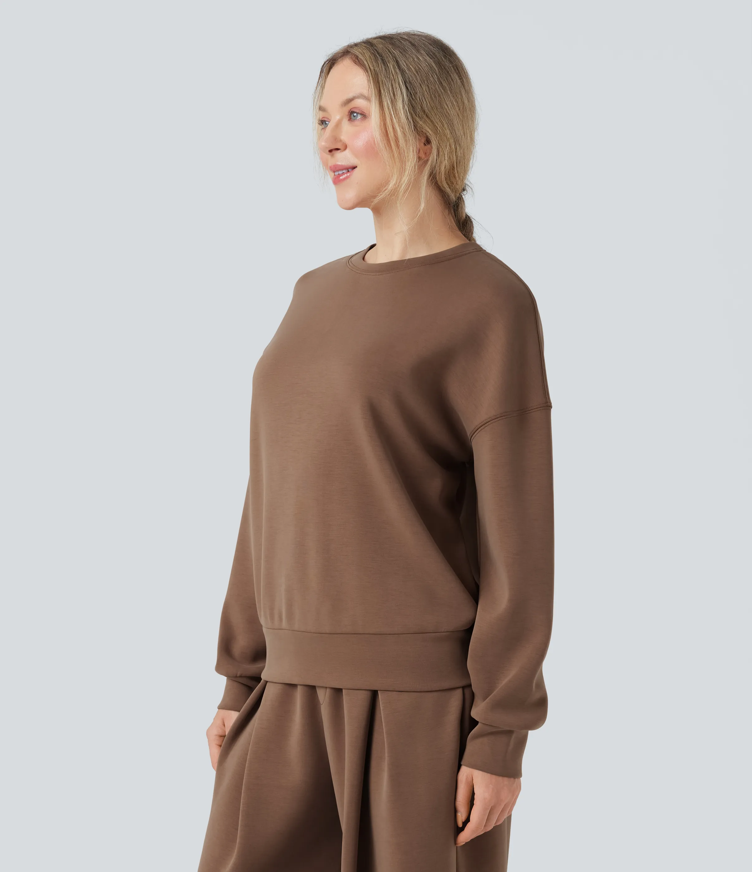 Halara Sudadera casual con escote redondeado de manga larga y espalda cruzada - Pecan Pie - XS sold by Halara product image thumbnail 4