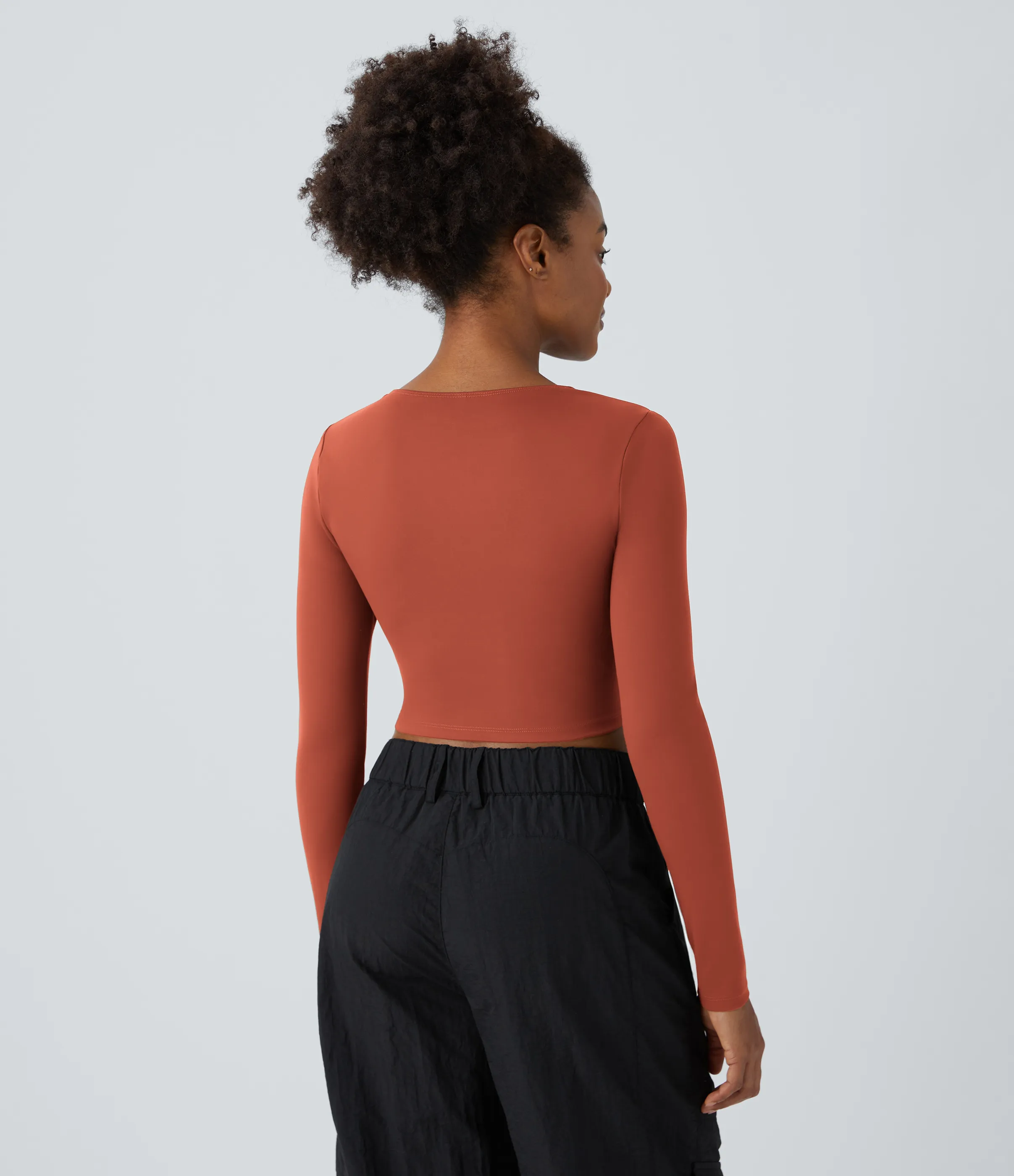 Halara Top ajustado cuello redondo manga larga corte rasgado corte ajustado - Cinnabar - XL sold by Halara product image thumbnail 4