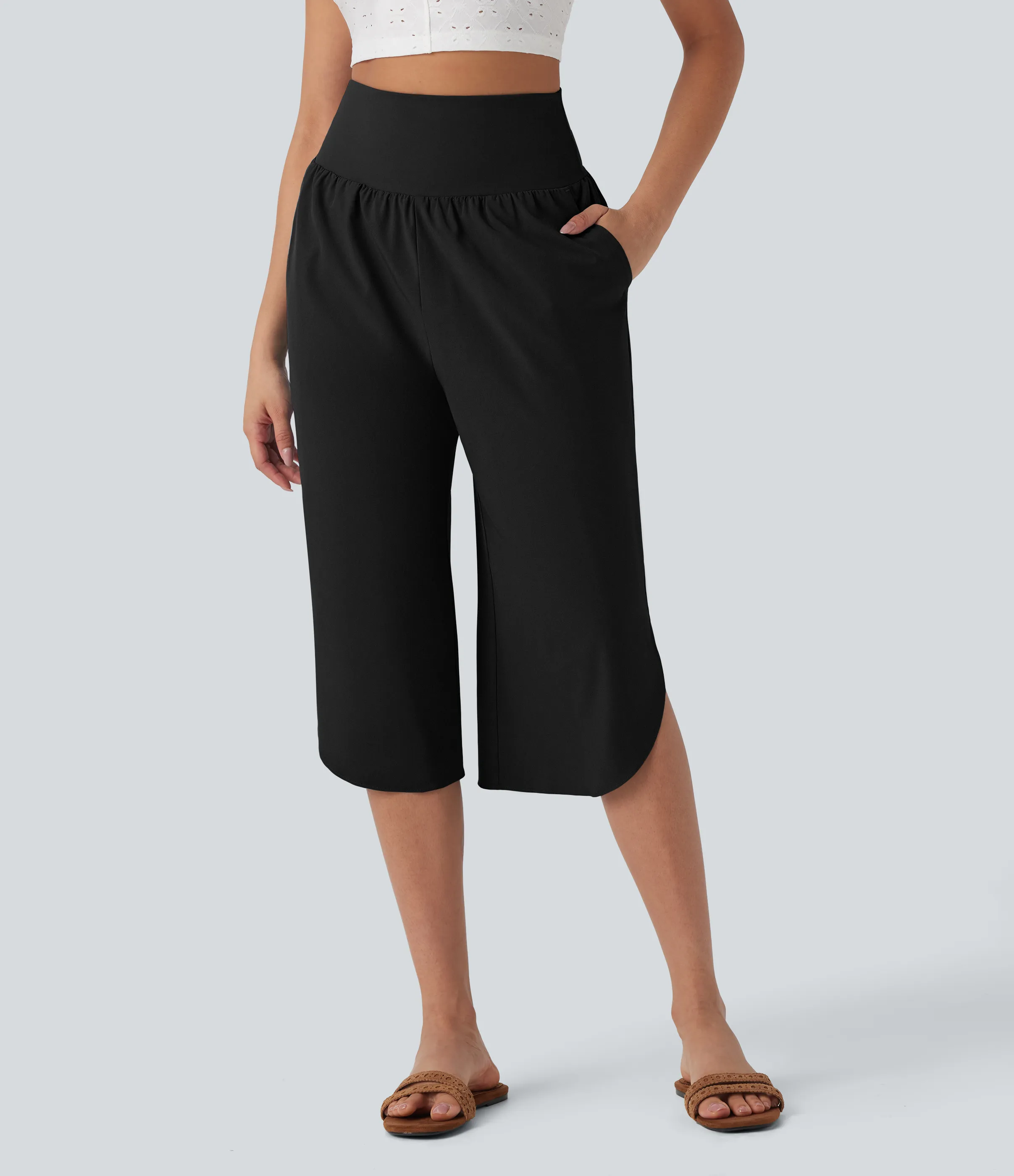 Halara Pantalón Breezeful™ SoCinched Capri Resort tiro alto control abdomen dobladillo dividido secado rápido bolsillo lateral - Black - XL sold by Halara product image thumbnail 4