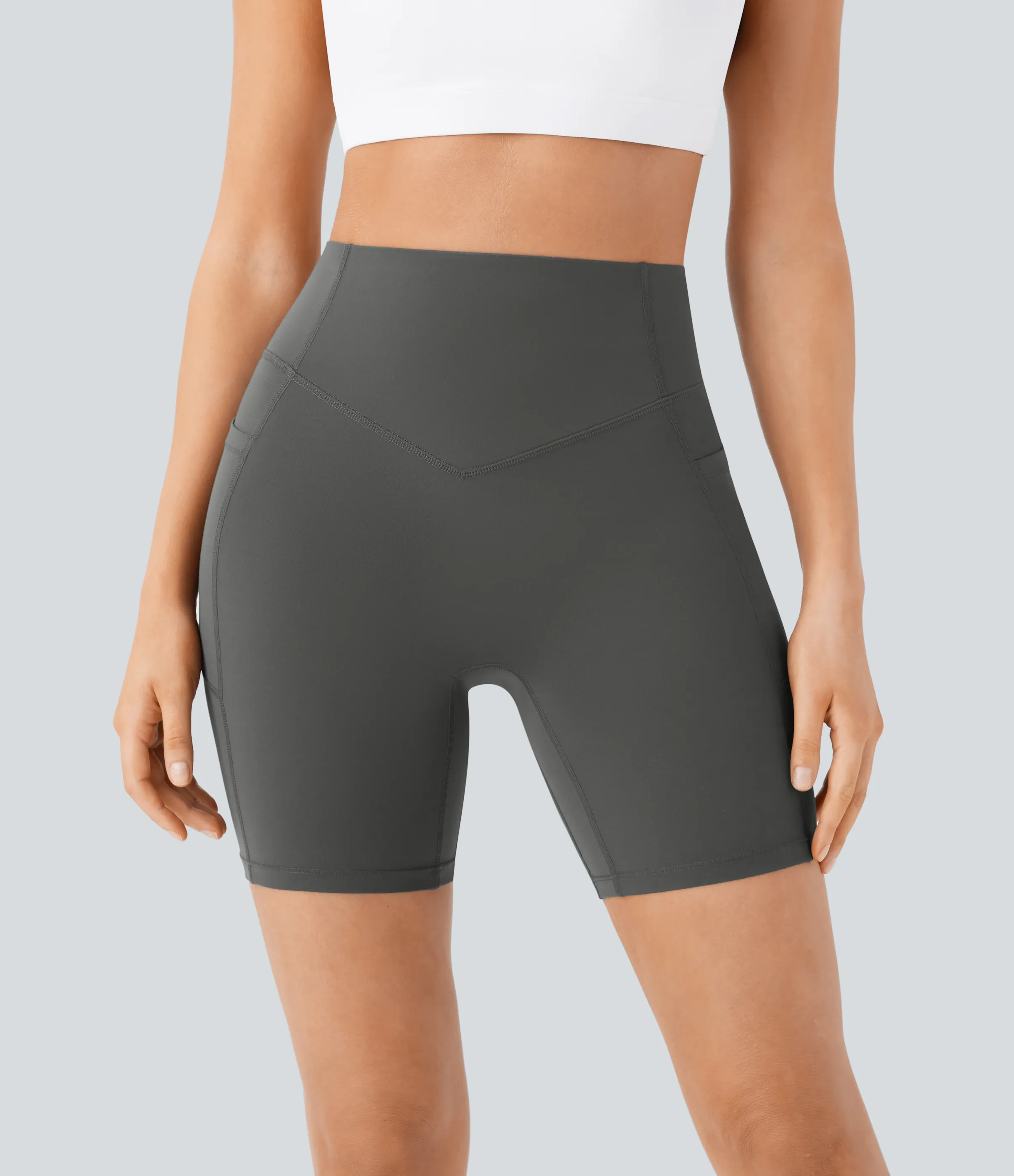 Halara Pantalón corto SoCinched UltraSculpt ciclista tiro alto realce glúteo bolsillo lateral entrenamiento 17.5cm - Volcanic Ash - XS sold by Halara product image thumbnail 4