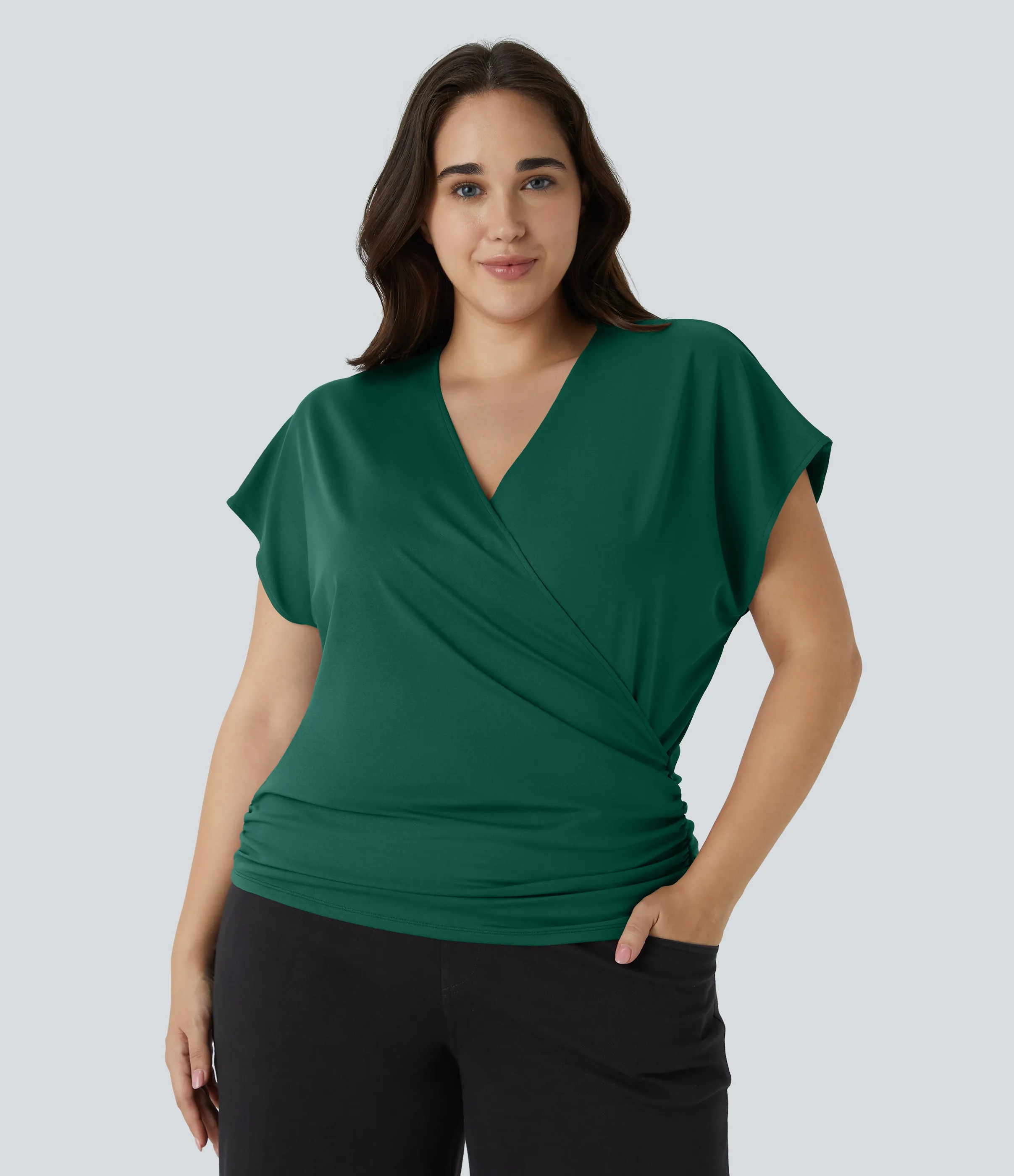 Halara Blusa oficina talla grande cuello V manga casquillo cruzada fruncida sólida - Rain Forest - 2X sold by Halara product image thumbnail 4