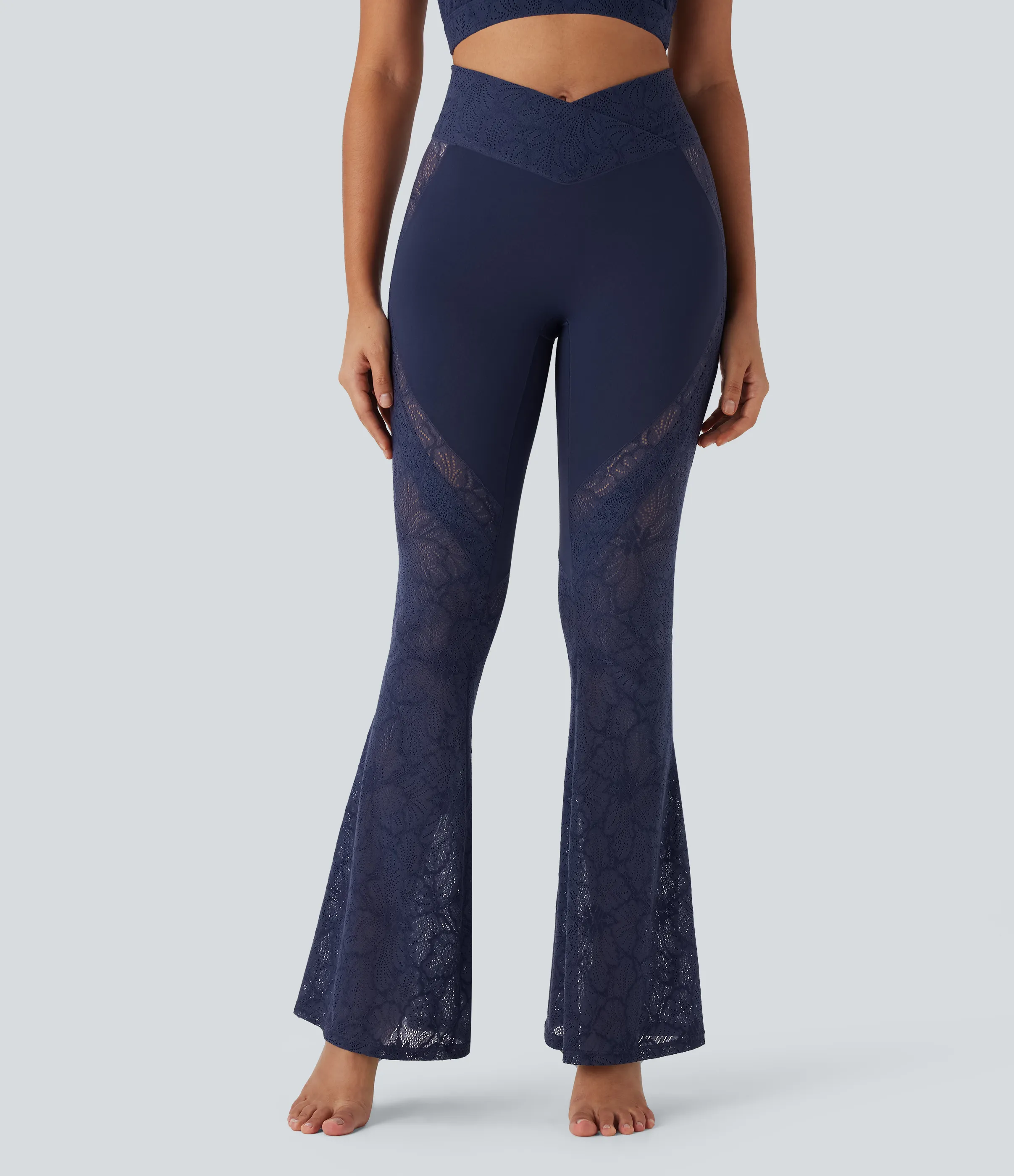 Halara Leggings de yoga acampanados Softlyzero™ de tiro alto con encaje en contrast y bolsillos traseros cruzados - Peacoat - XS(regular) sold by Halara product image thumbnail 4