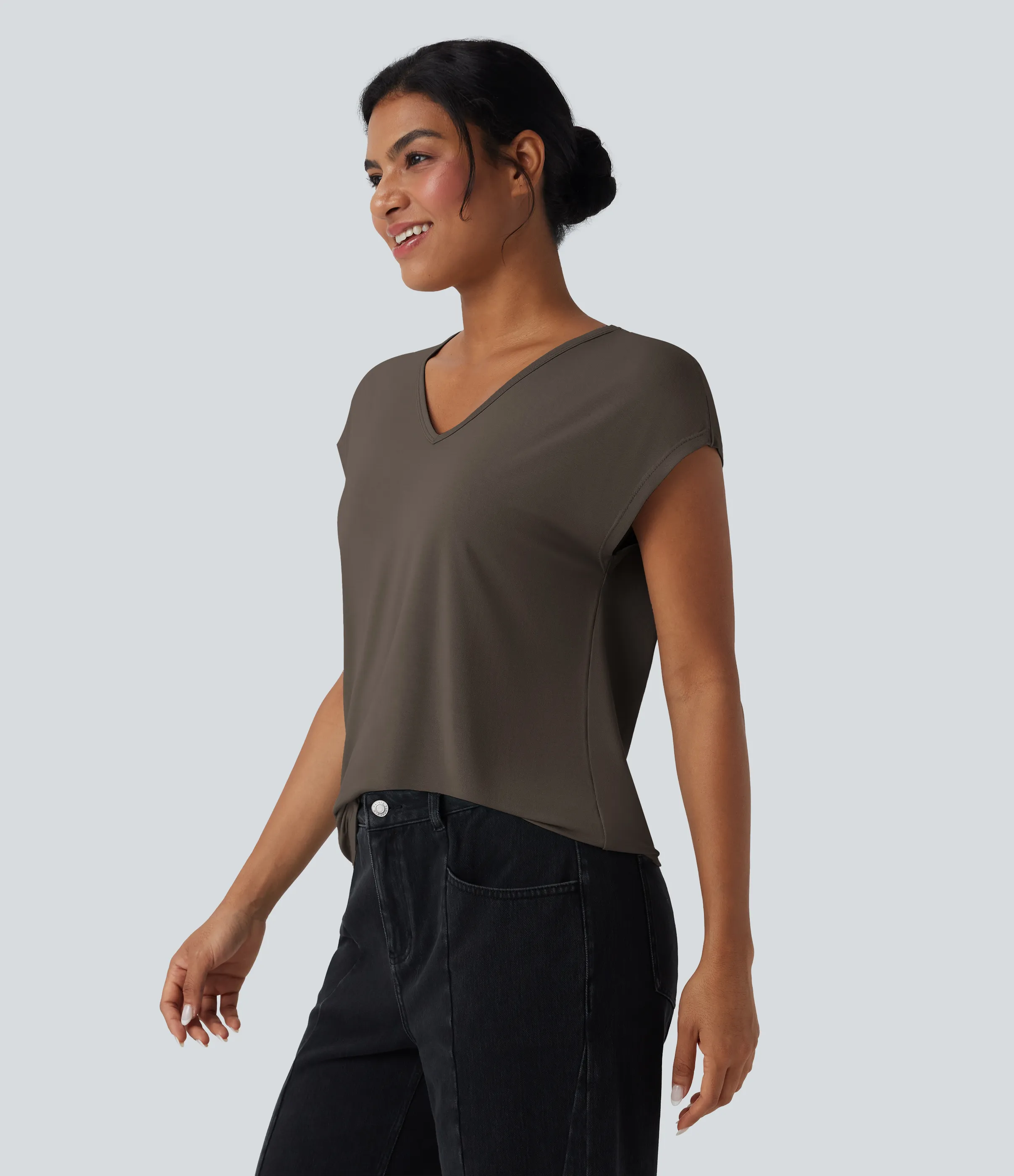 Halara Camiseta casual de manga corta con cuello en V - Wren - S sold by Halara product image thumbnail 4