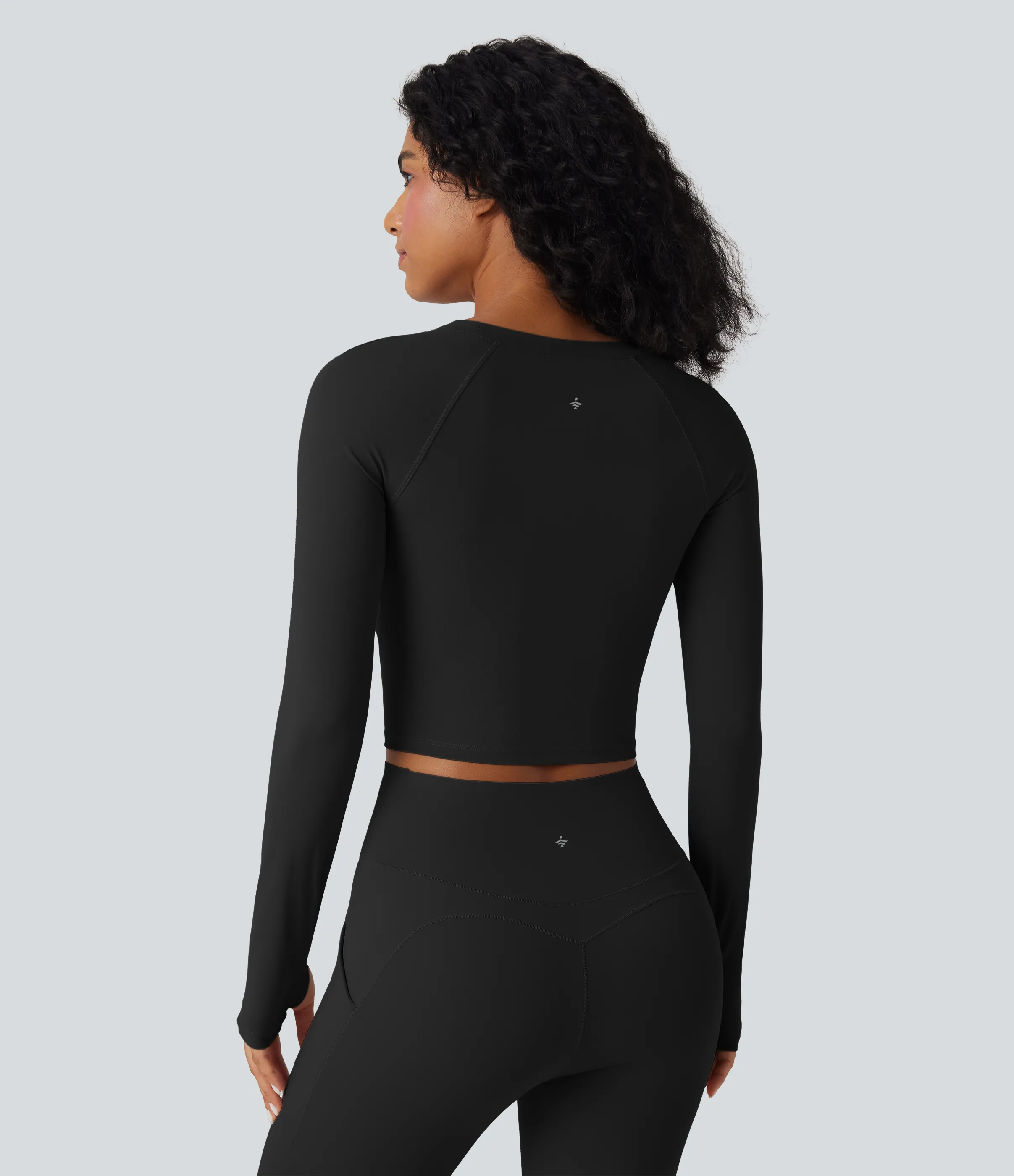 Halara Top deportivo de yoga corto SoftlyZero™ de manga larga con abertura para el pulgar de secado rápido - Black - L sold by Halara product image thumbnail 3