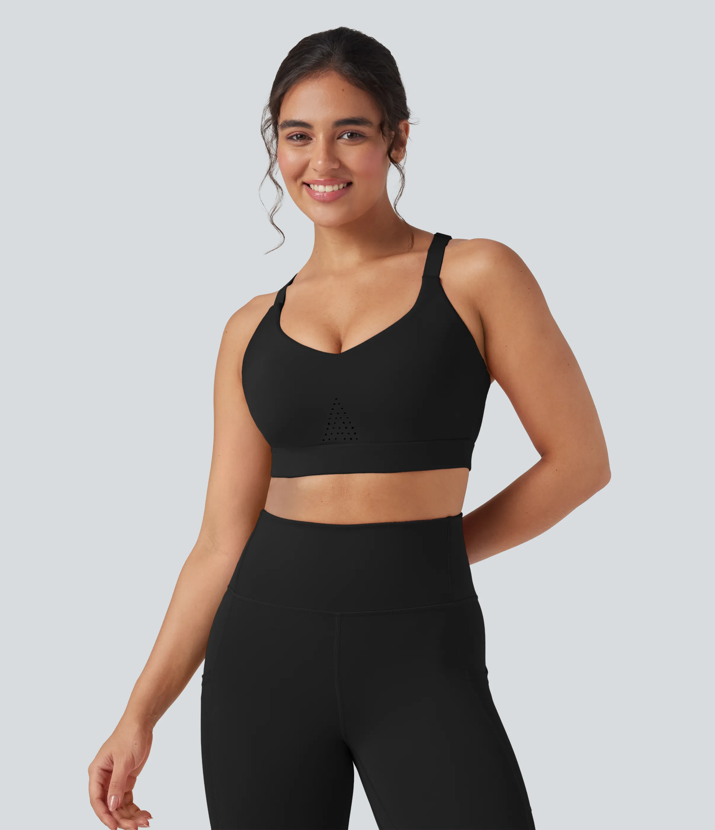 Halara Sujetador deportivo de entrenamiento SpeedWave™ de secado rápido y sujeción media con copas moldeadas con gancho ajustable perforado - Black - M sold by Halara product image thumbnail 3