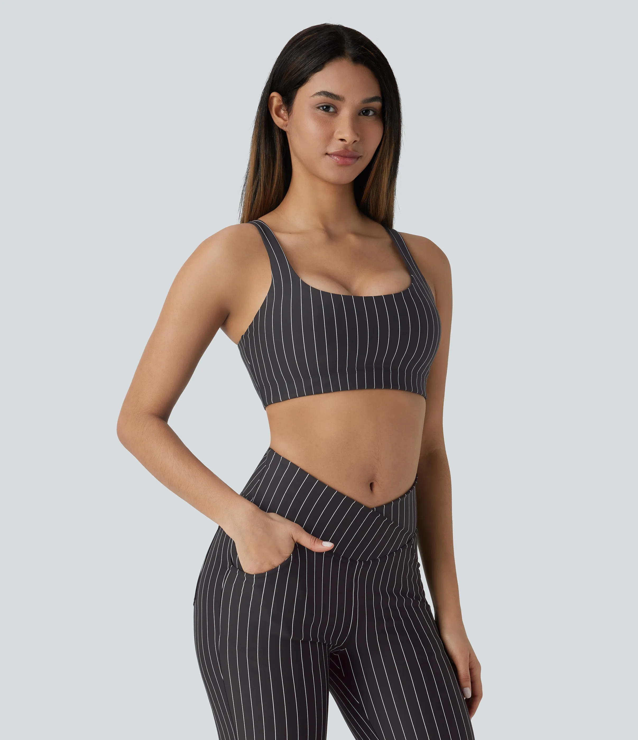 Halara Sujetador deportivo yoga cuello U sin espalda tacto fresco raya sujeción baja - Black White Oxford Pinstripe - M sold by Halara