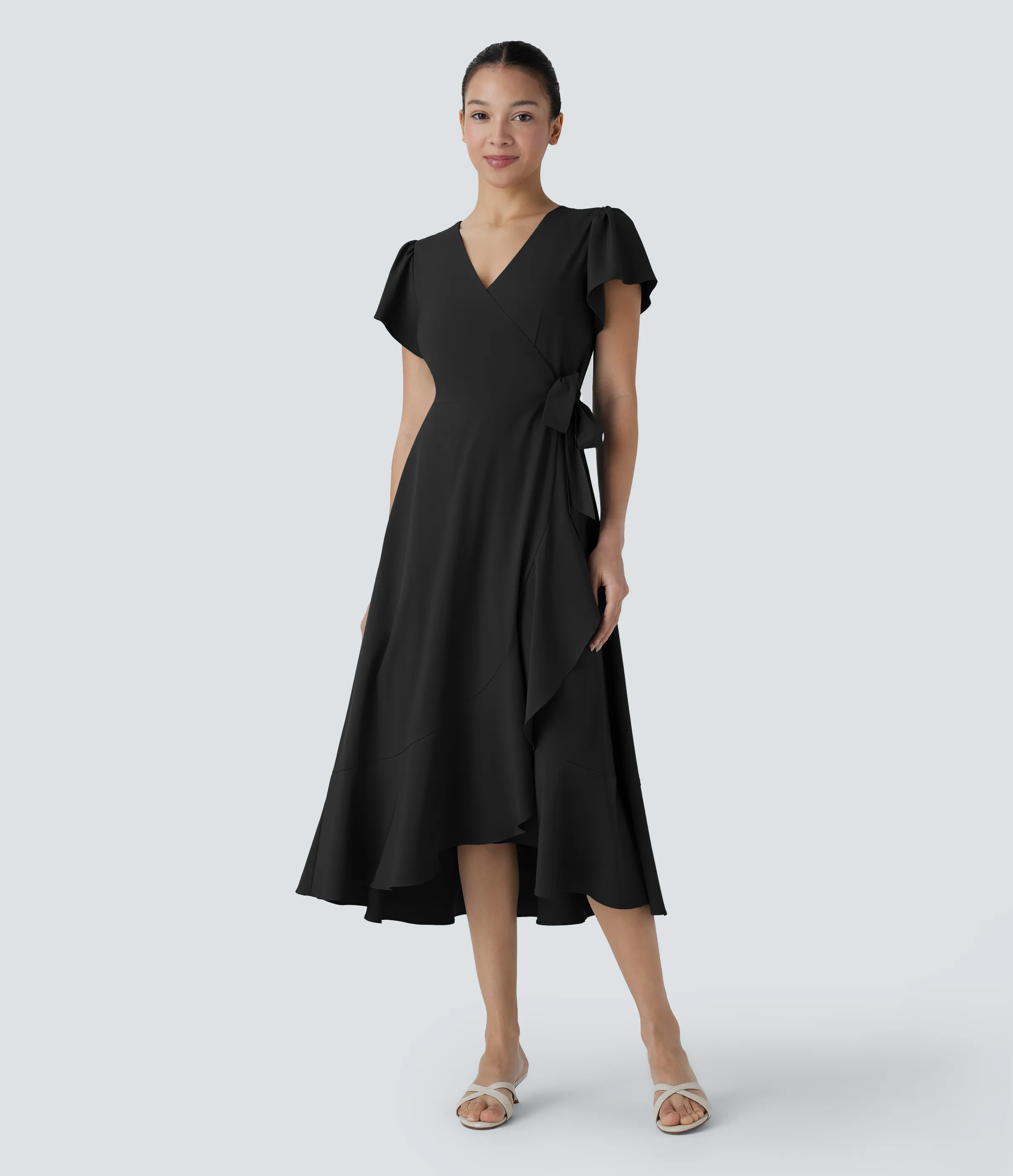 Halara Vestido midi Breezeful™ fluido secado rápido volante bolsillo lateral manga corta cuello V - Black - XS sold by Halara product image thumbnail 4
