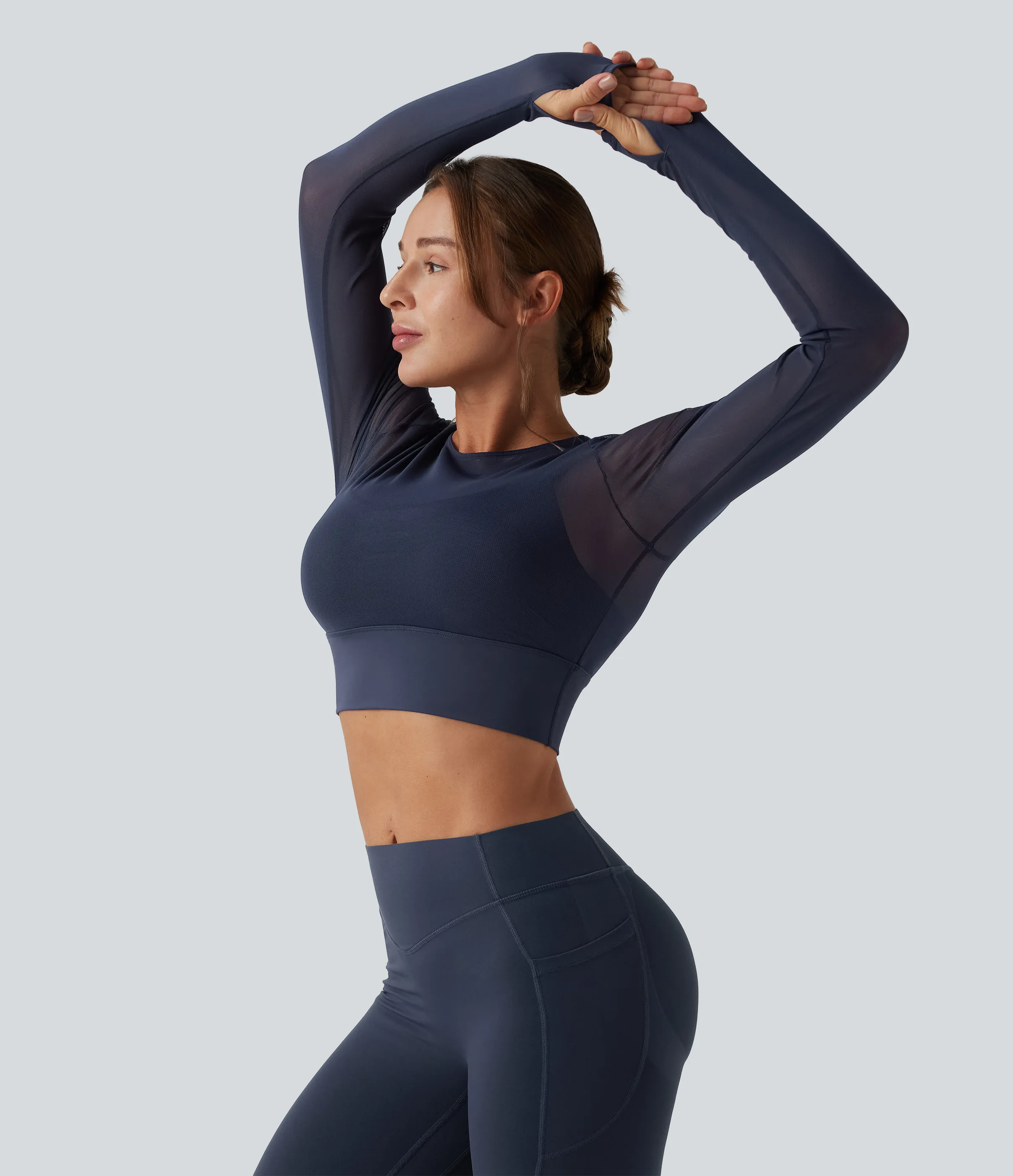 Halara Top deportivo de yoga 2 en 1 de manga larga con abertura para el pulgar y malla en contraste - Oceana - M sold by Halara product image thumbnail 4