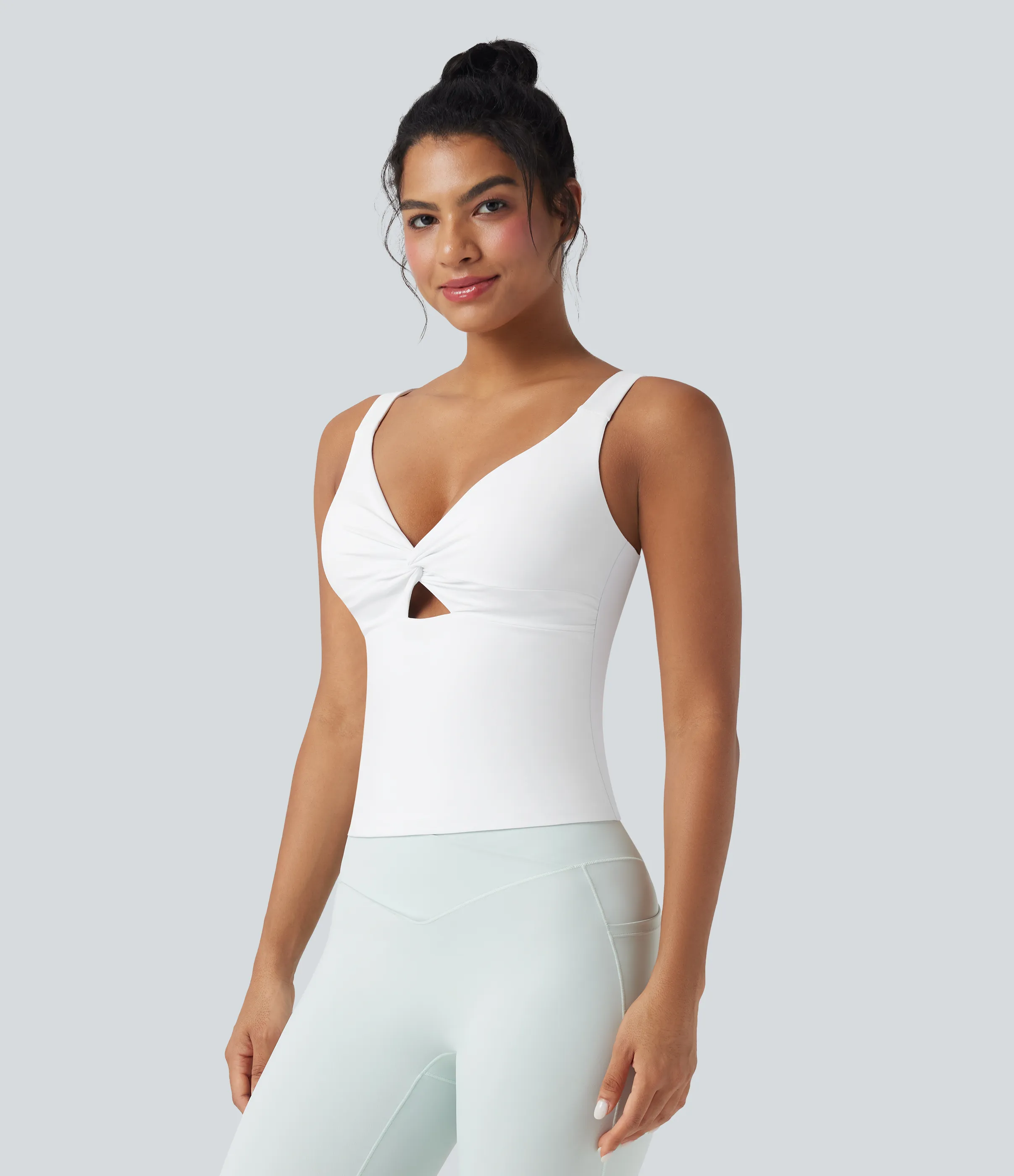 Halara Camiseta de yoga SoftlyZero™ Airy retorcida cut-out y UPF 50+ - White - XL(Long) sold by Halara product image thumbnail 4