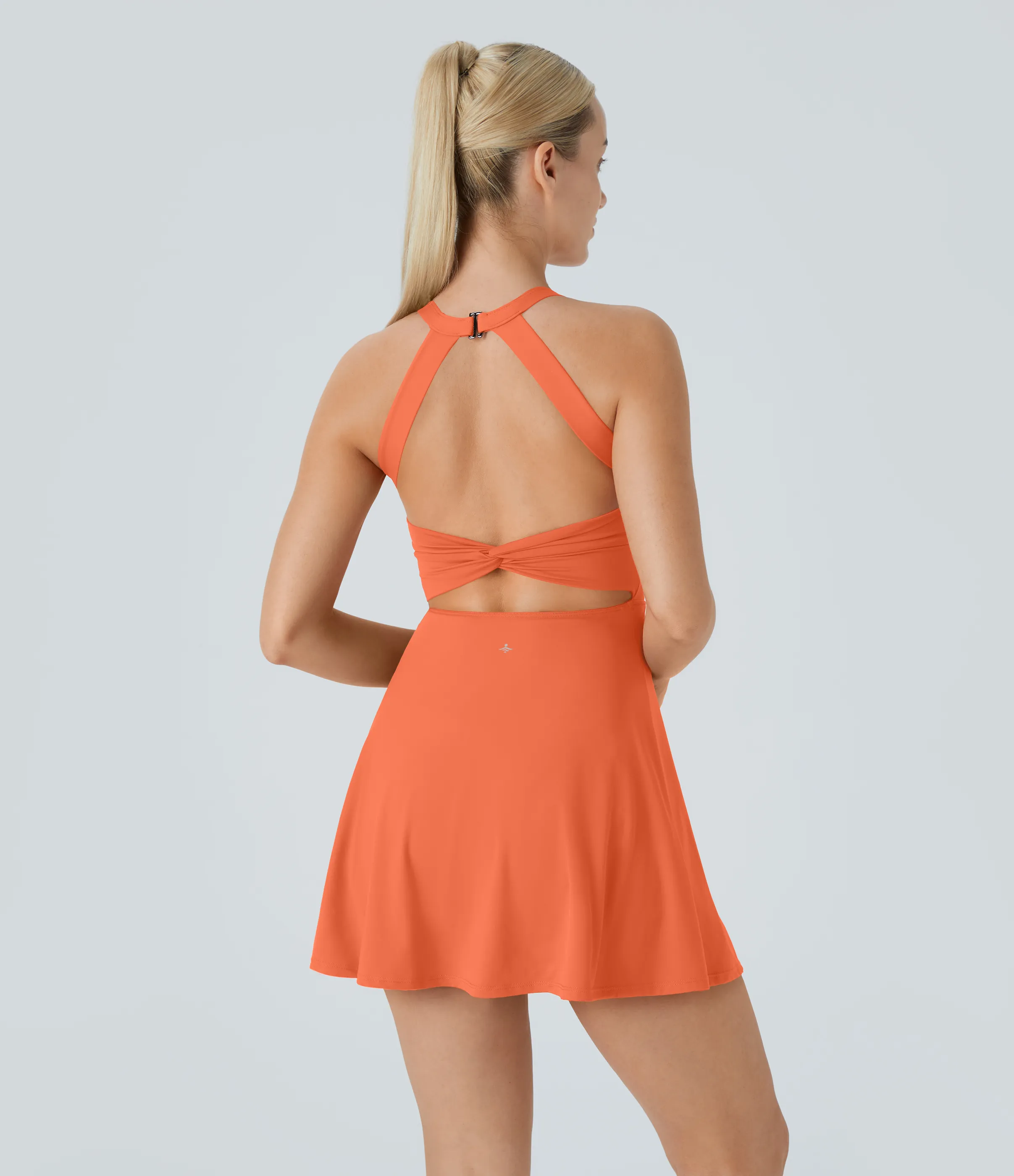 Halara Vestido deportivo sin espalda con diseño retorcido en copas D-F - Dusty Orange - M sold by Halara