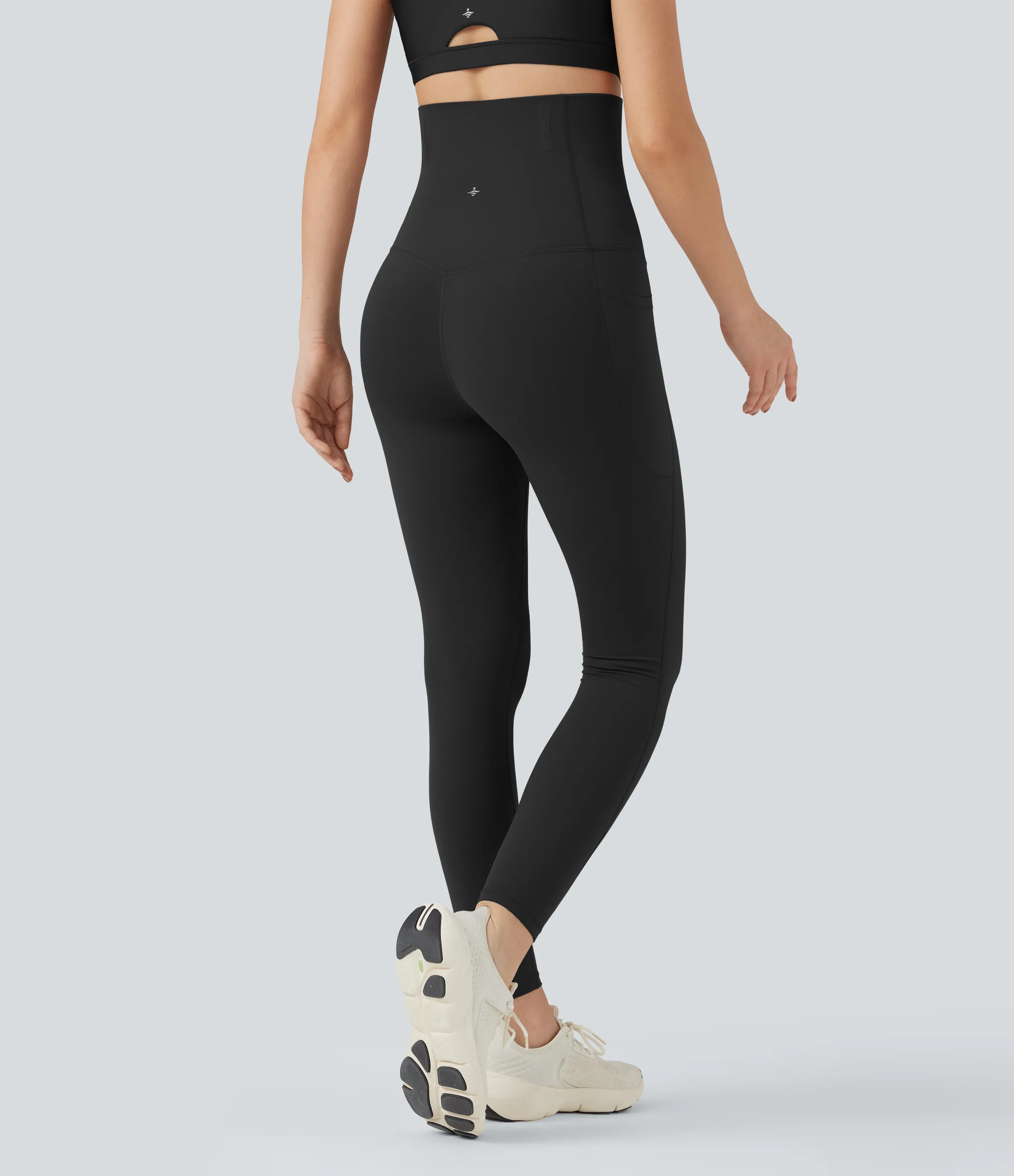 Halara Leggings moldeadores Halara UltraSculpt™ de tiro alto con diseño con control de abdomen y bolsillos - Black - S(7/8) sold by Halara product image thumbnail 3