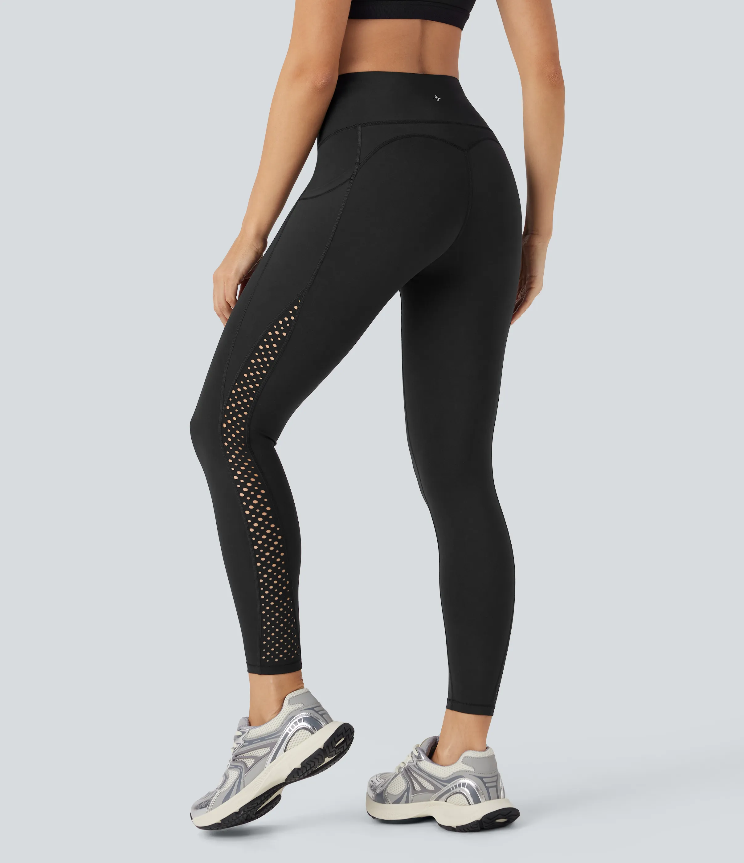 Halara Leggings de yoga Halara UltraSculpt™ refrescante de secado rápido con tiro alto, transpirable con efecto moldeador abdominal y perforaciones con bolsillos y UPF 50+ - Black - S(7/8) sold by Halara product image thumbnail 3