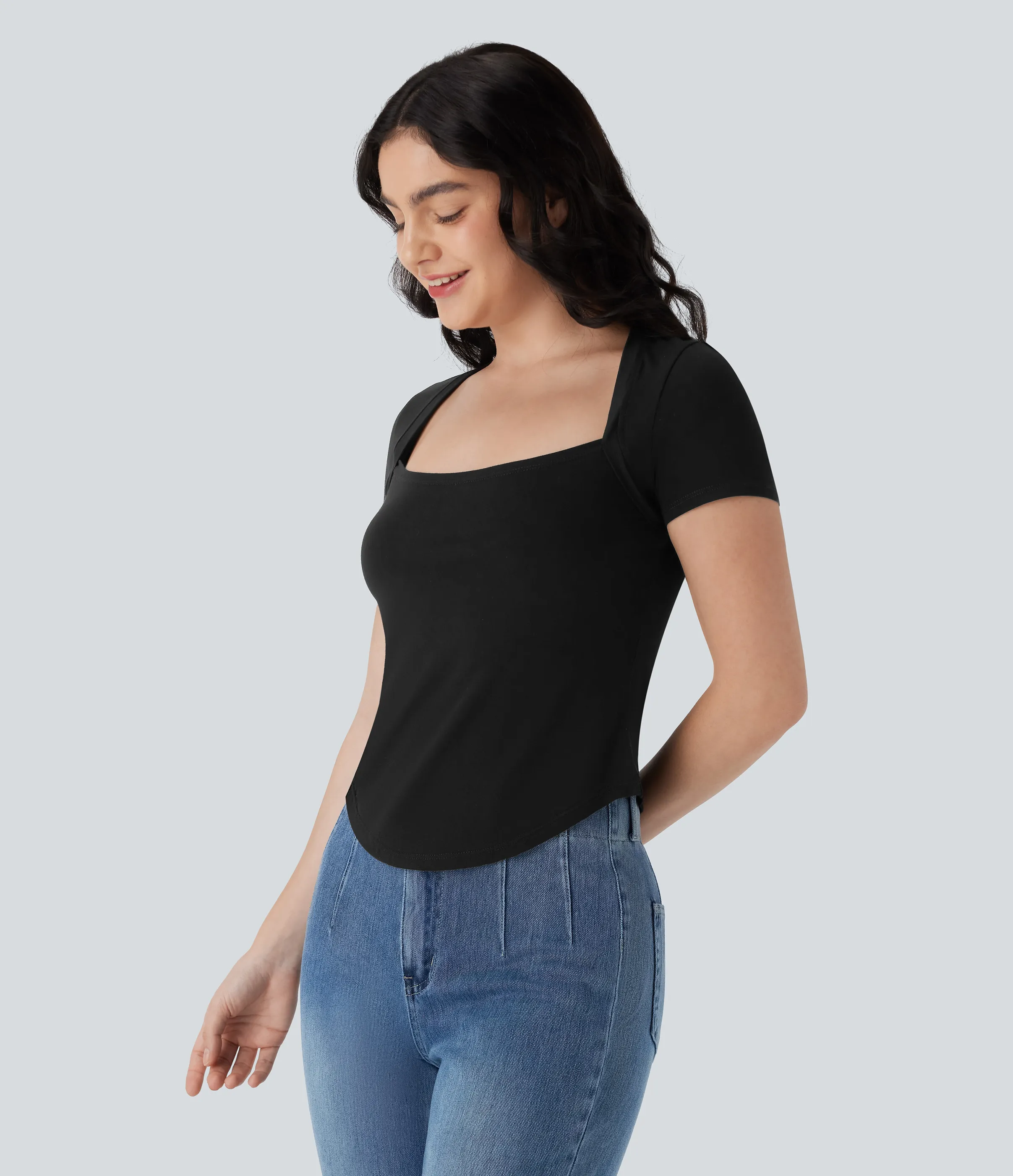 Halara Top de manga corta casual con dobladillo curvo - Black - S sold by Halara product image thumbnail 4