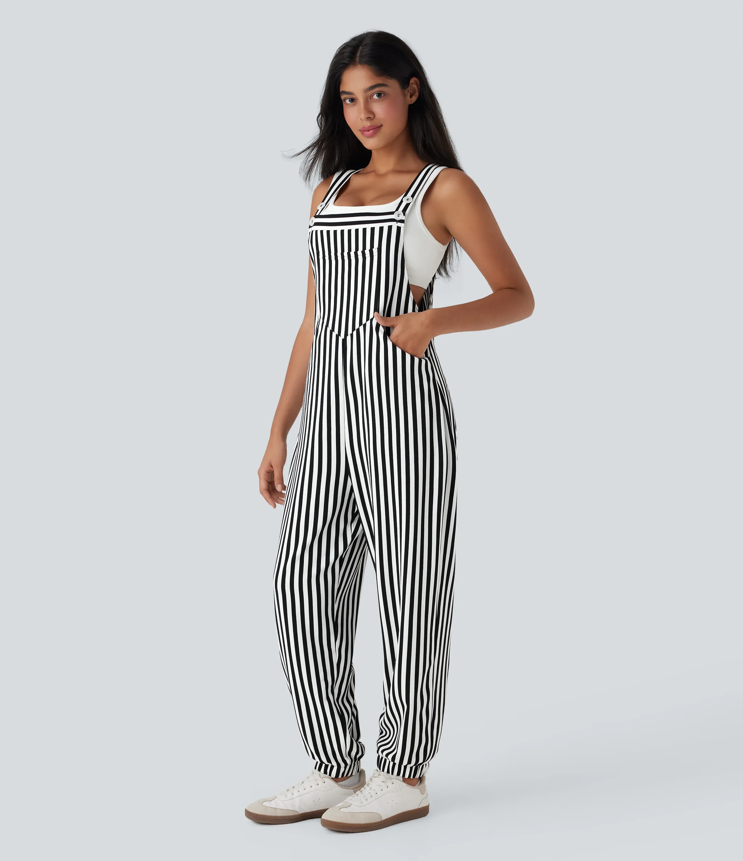 Halara Overol deportivo resort botón rayas tirante ajustable múltiple bolsillo - Black White Horizontal Stripe - M(regular) sold by Halara