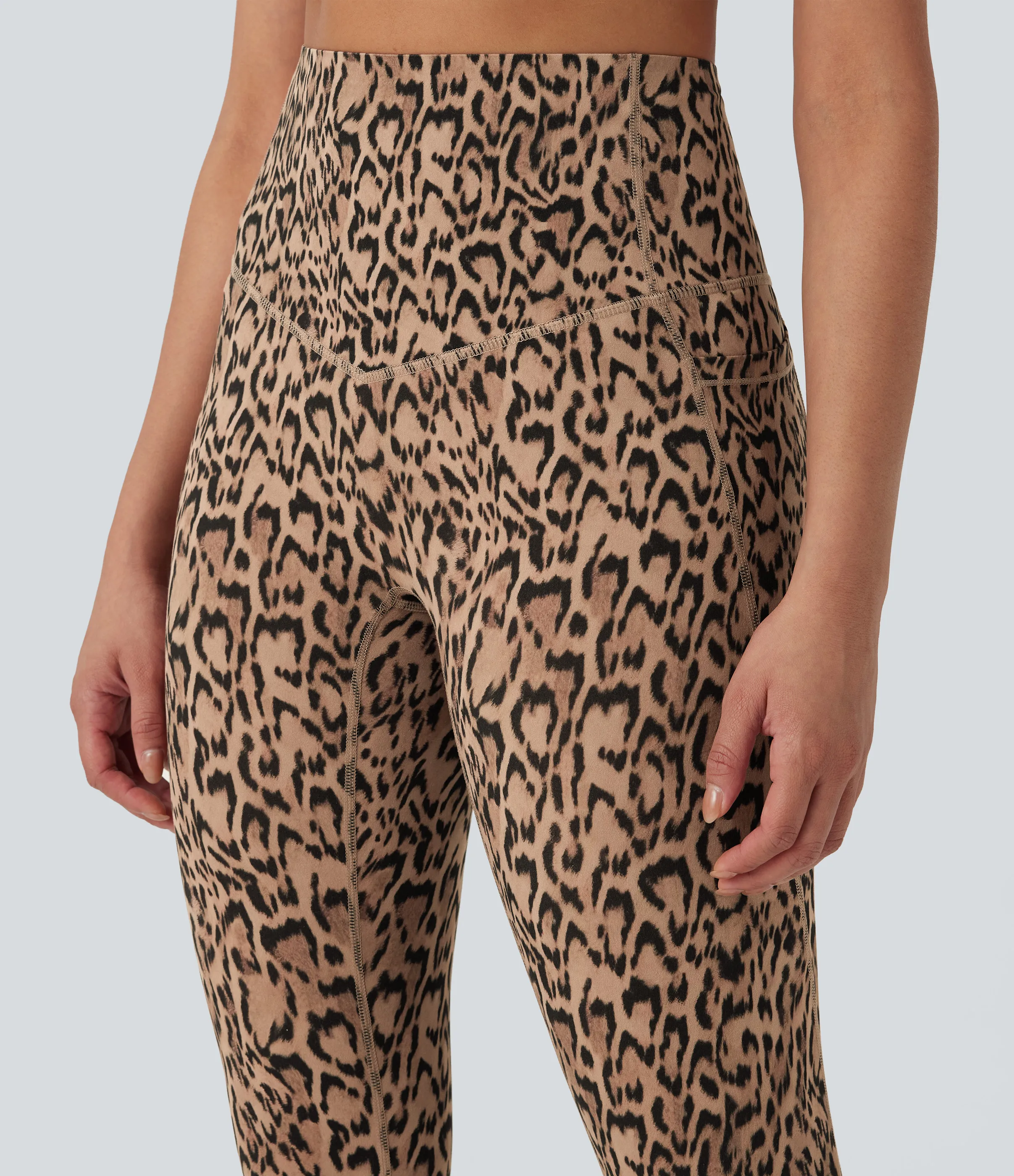 Halara Leggings de yoga Halara UltraSculpt™ con estampado de leopardo, cintura alta, control de abdomen y bolsillos - Tan Leopard - L(7/8) sold by Halara product image thumbnail 5