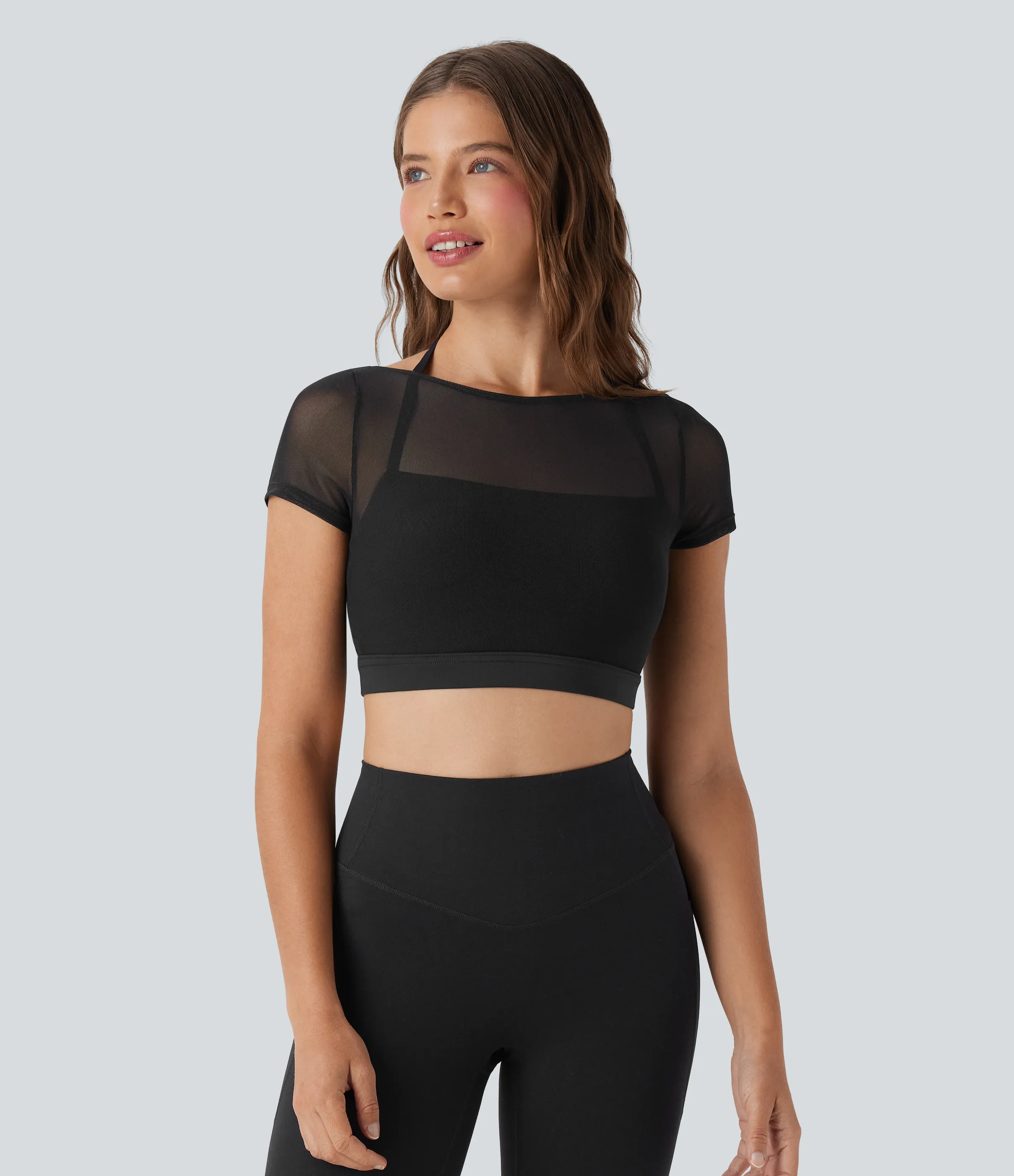 Halara Top deportivo de yoga 2 en 1 de malla en contraste con cuello halter y espalda descubierta - Black - S sold by Halara product image thumbnail 3