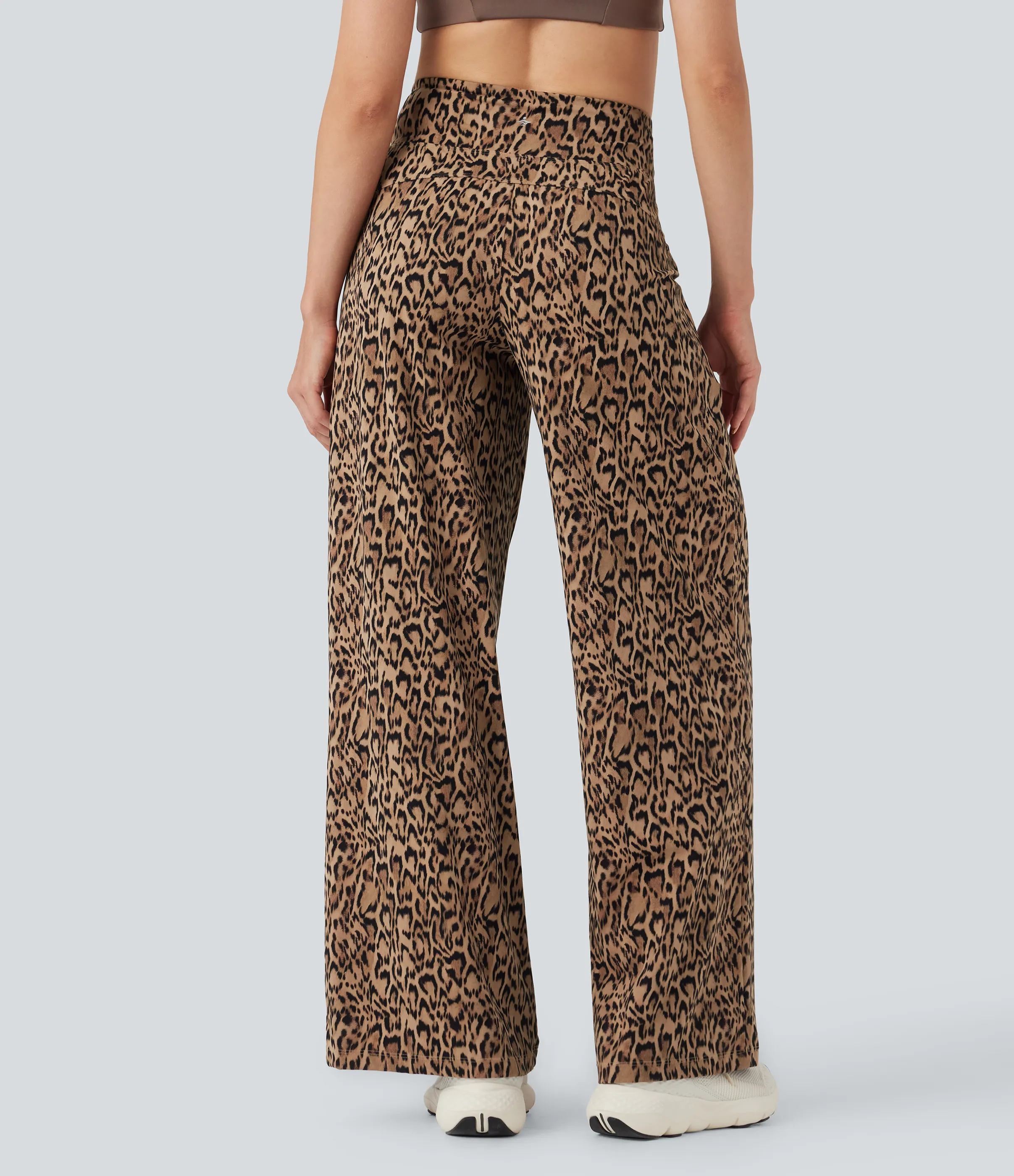 Halara Pantalones de yoga rectos Halara UltraSculpt™ de tiro alto y estampado de leopardo con bolsillos - Tan Leopard - S(regular) sold by Halara product image thumbnail 3