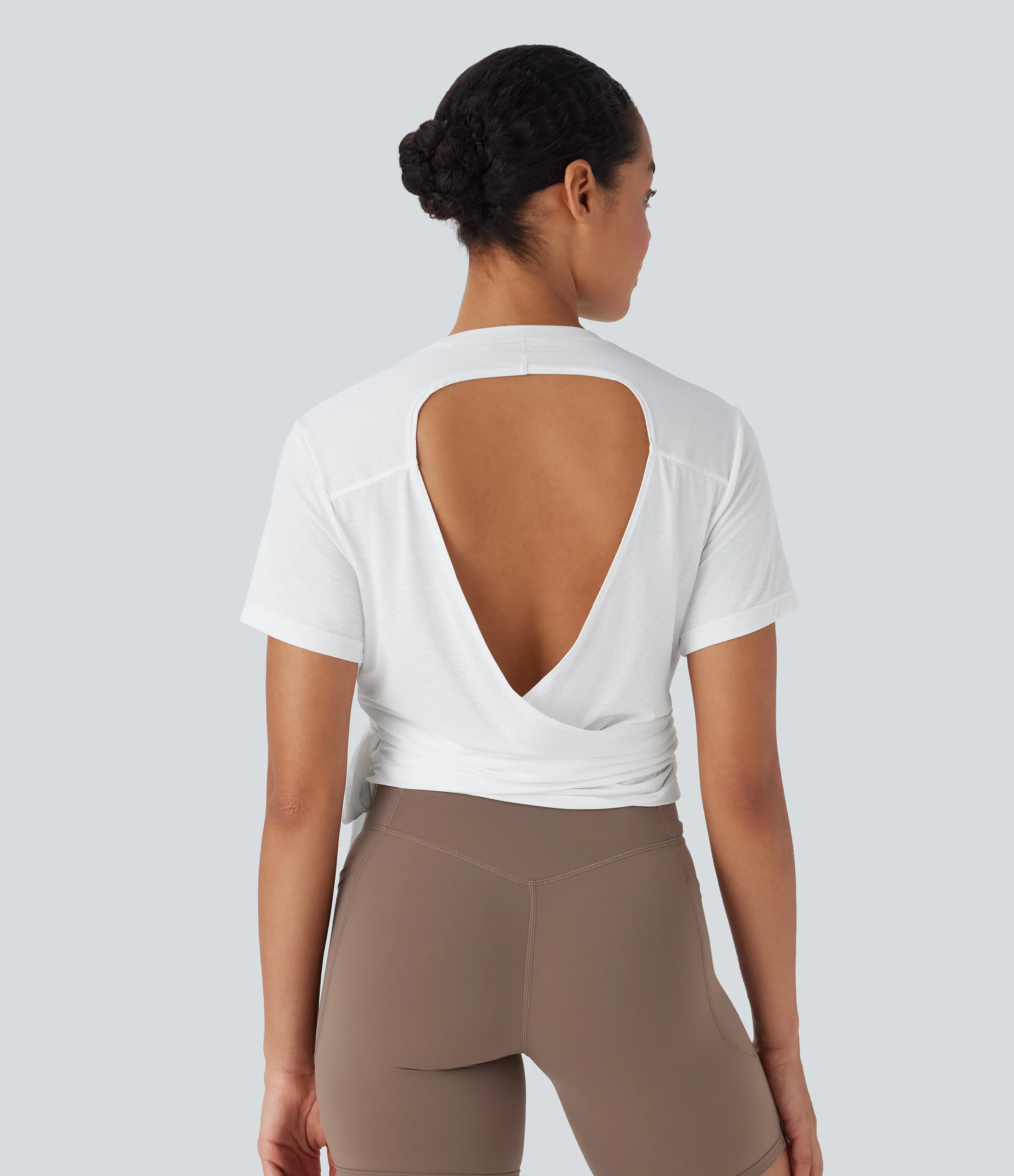 Halara Top deportivo de yoga de manga corta con cuello redondo, espalda abierta y lazo lateral - White - XS sold by Halara product image thumbnail 2