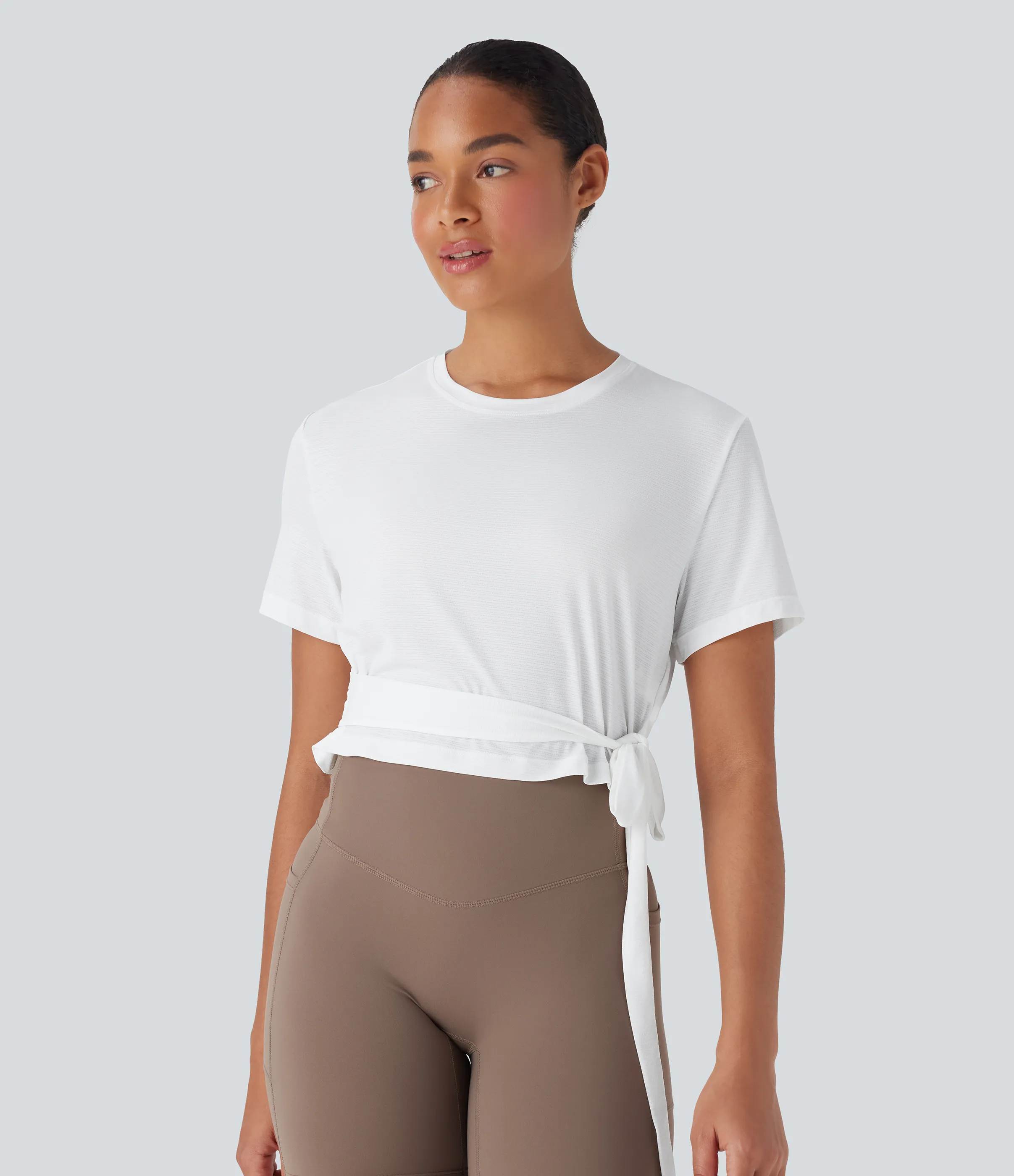 Halara Top deportivo de yoga de manga corta con cuello redondo, espalda abierta y lazo lateral - White - XS sold by Halara product image thumbnail 3