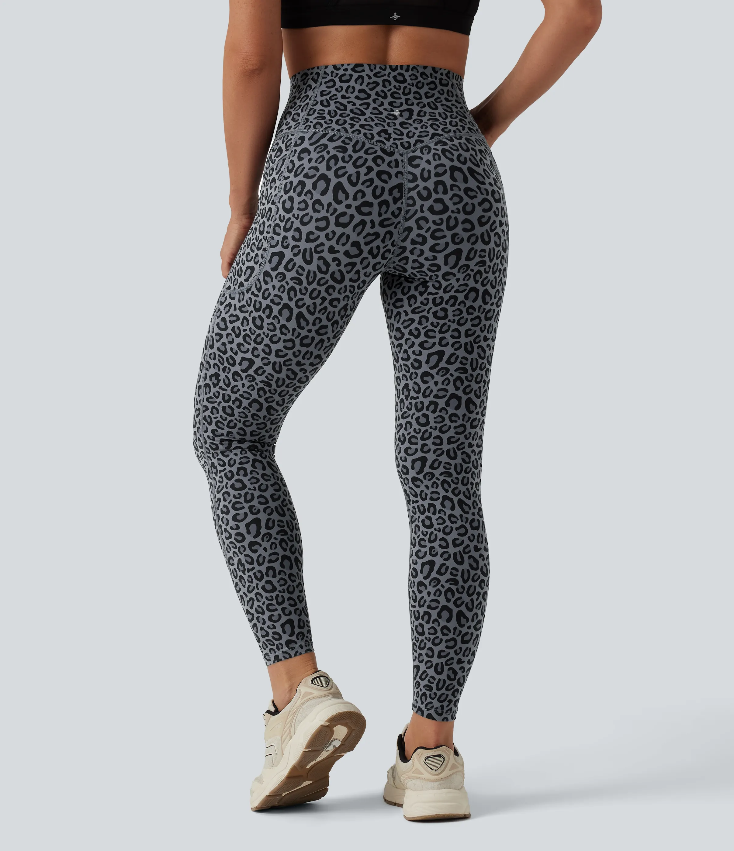 Halara Leggings de yoga Halara UltraSculpt™ con estampado de leopardo, cintura alta, control de abdomen y bolsillos - Charcoal Mist Leopard - M(7/8) sold by Halara product image thumbnail 3