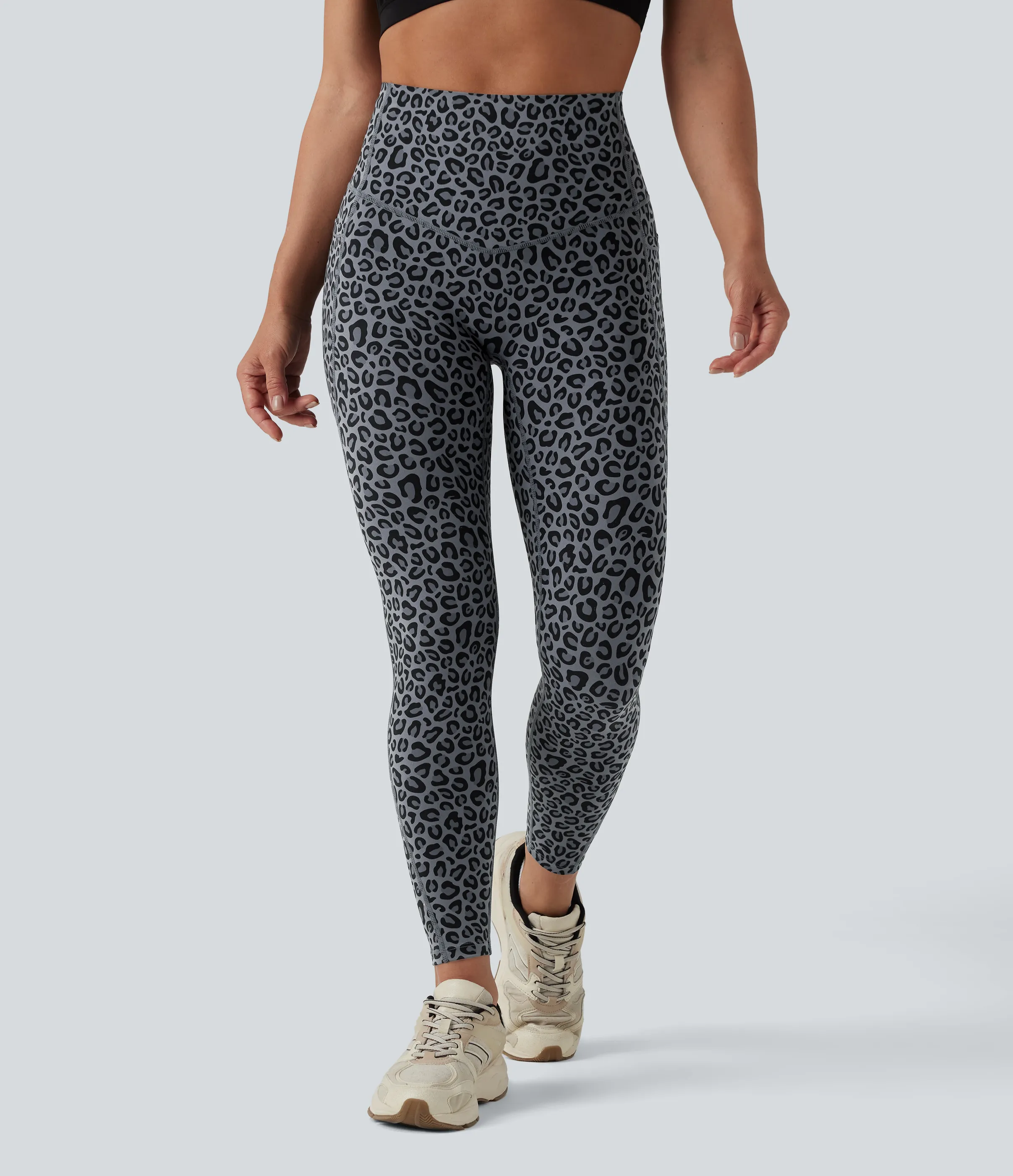 Halara Leggings de yoga Halara UltraSculpt™ con estampado de leopardo, cintura alta, control de abdomen y bolsillos - Charcoal Mist Leopard - M(7/8) sold by Halara product image thumbnail 4