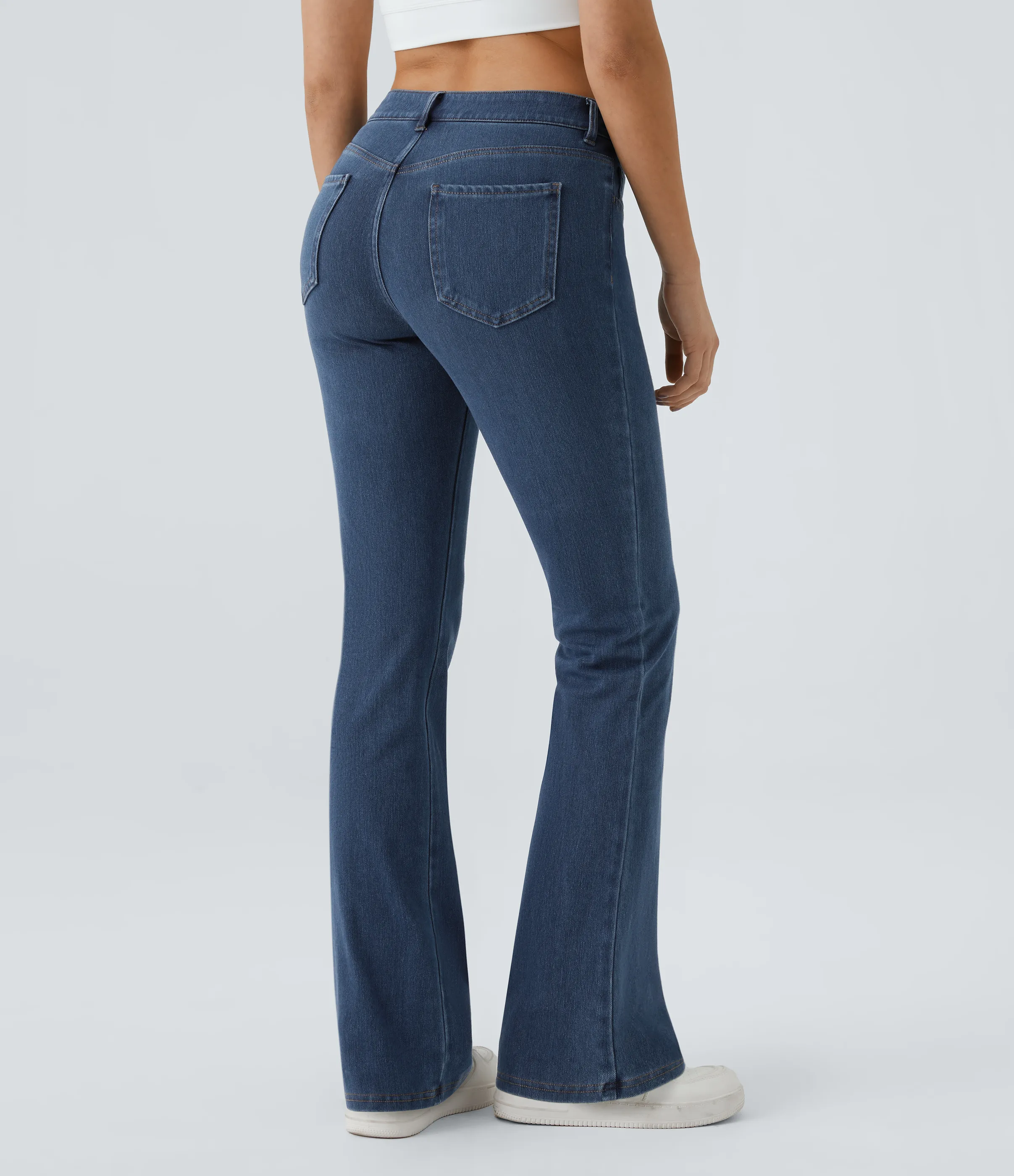 Halara Jeans Halara Flex™ Denim en corte de bota elásticos de tiro medio con botón y bolsillos - Washed Denim Bleached Blue - M(extall) sold by Halara product image thumbnail 3