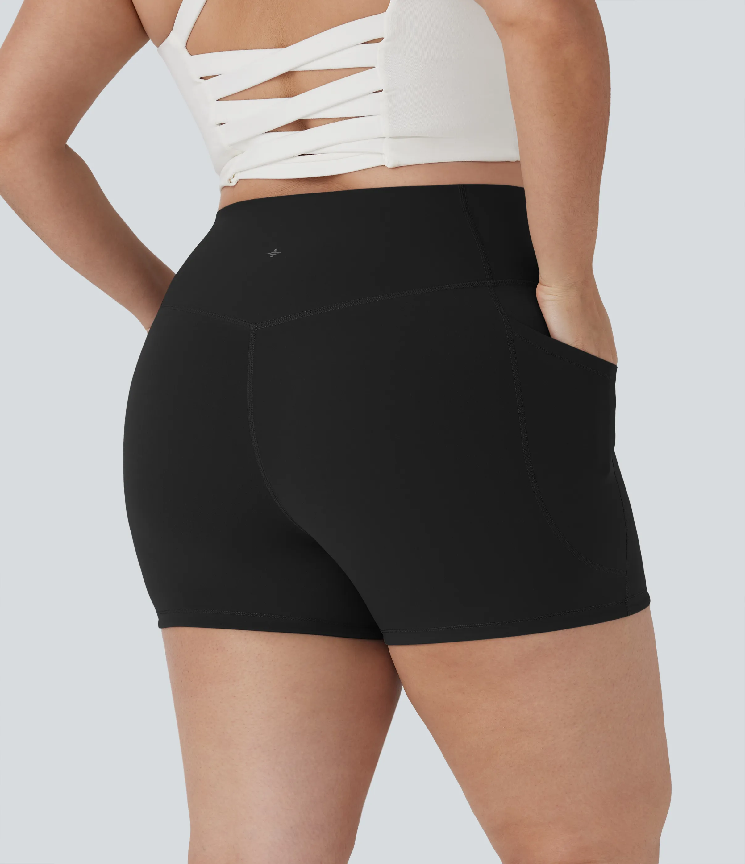 Halara Shorts de bikers deportivos moldeadores Halara UltraSculpt™ con reductor de abdomen y tiro alto de 7,6 cm con bolsillos laterales - Black - 1X sold by Halara product image thumbnail 3