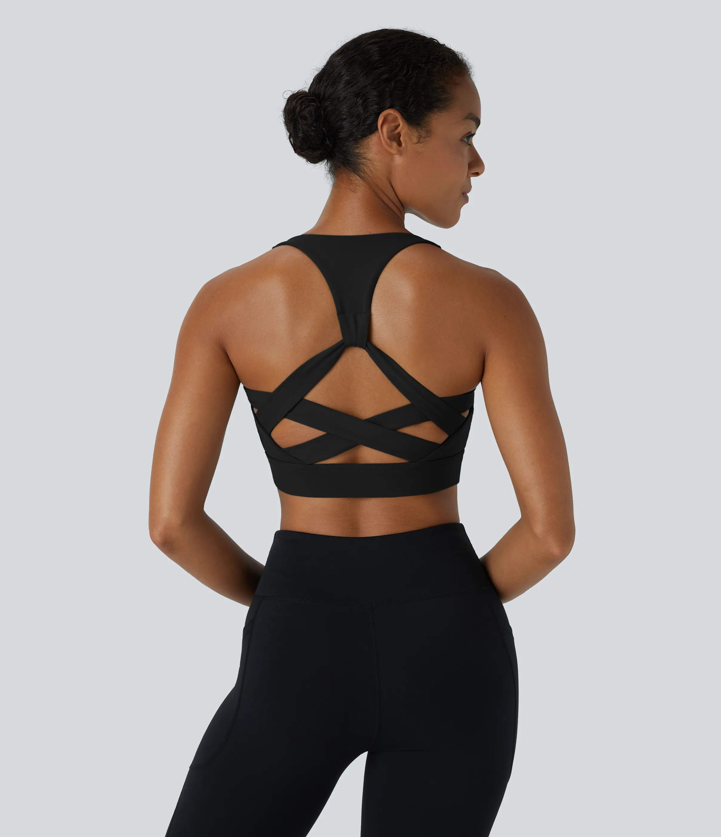 Halara Brasier deportivo de yoga tipo racerback de sujeción baja en copas D-F - Black - L sold by Halara