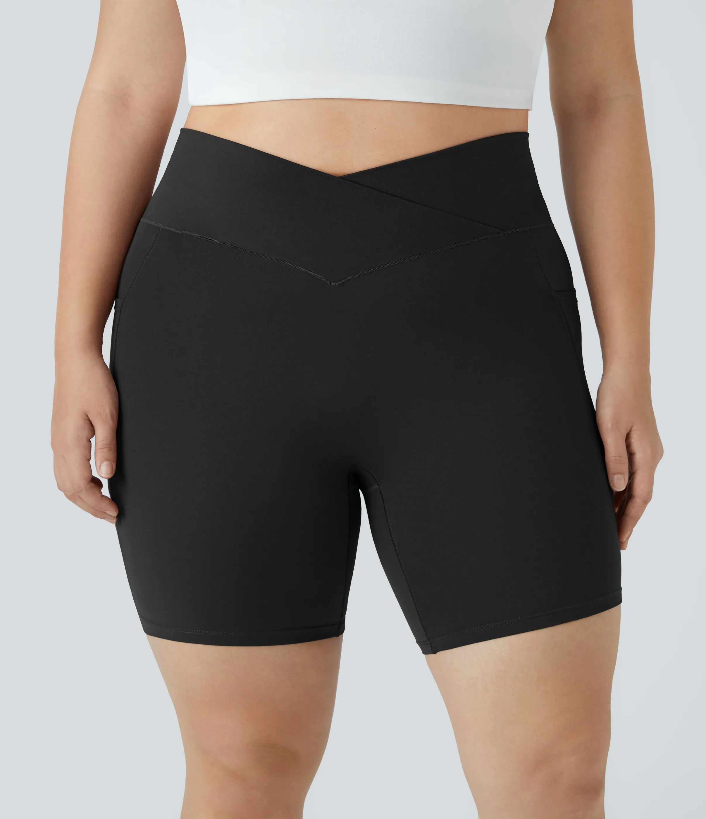 Halara Pantalón corto Softlyzero™ motociclista talla grande yoga bolsillo lateral cruzado tiro alto 17.5cm - UPF50+ - Black - 2X sold by Halara product image thumbnail 4