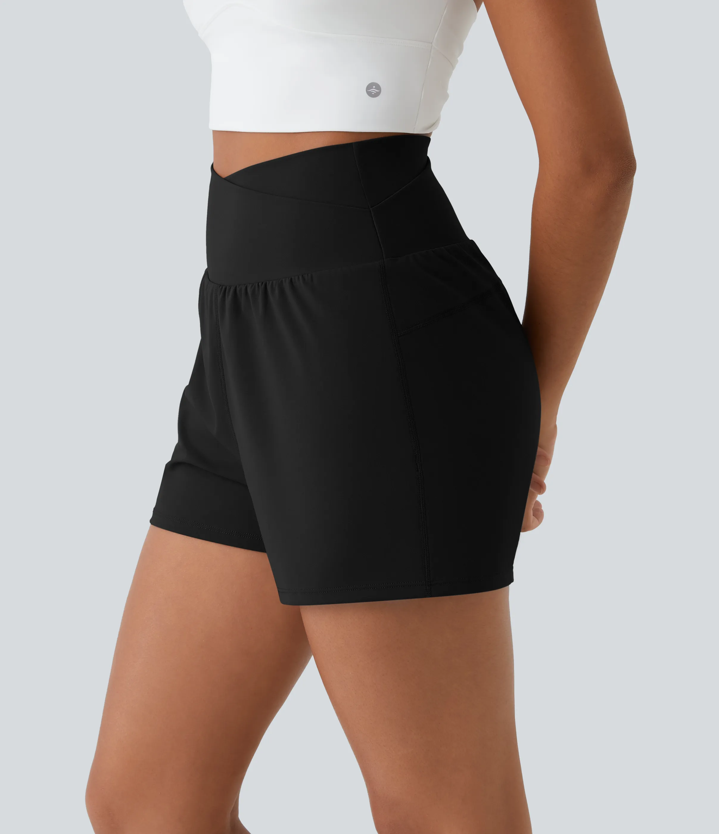 Halara Shorts casuales 2 en 1 con bolsillo lateral cruzado de talle alto - Black - XS sold by Halara product image thumbnail 2
