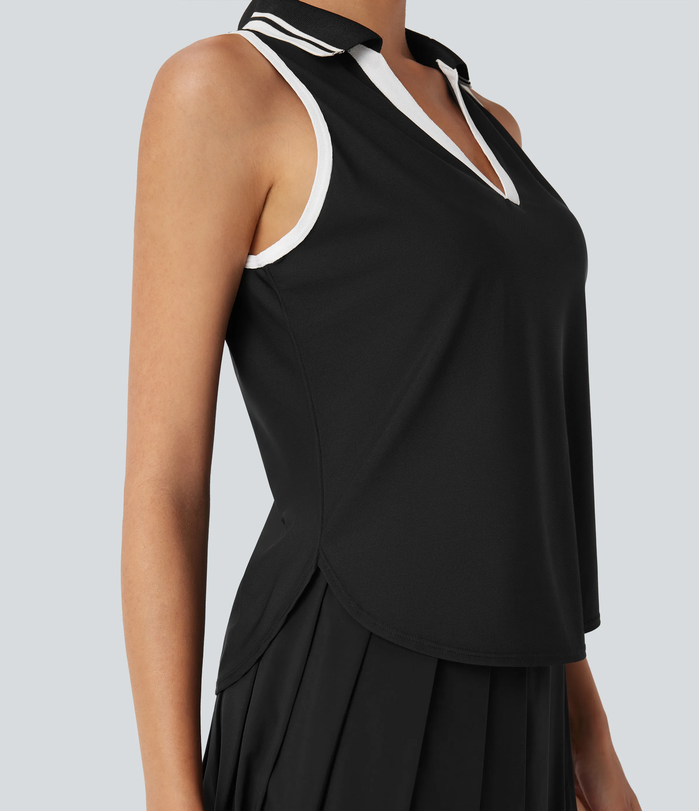 Halara Top casual sin mangas con cuello en V y bloques de color con secado rápido, UPF 50+ - Black - S sold by Halara product image thumbnail 5