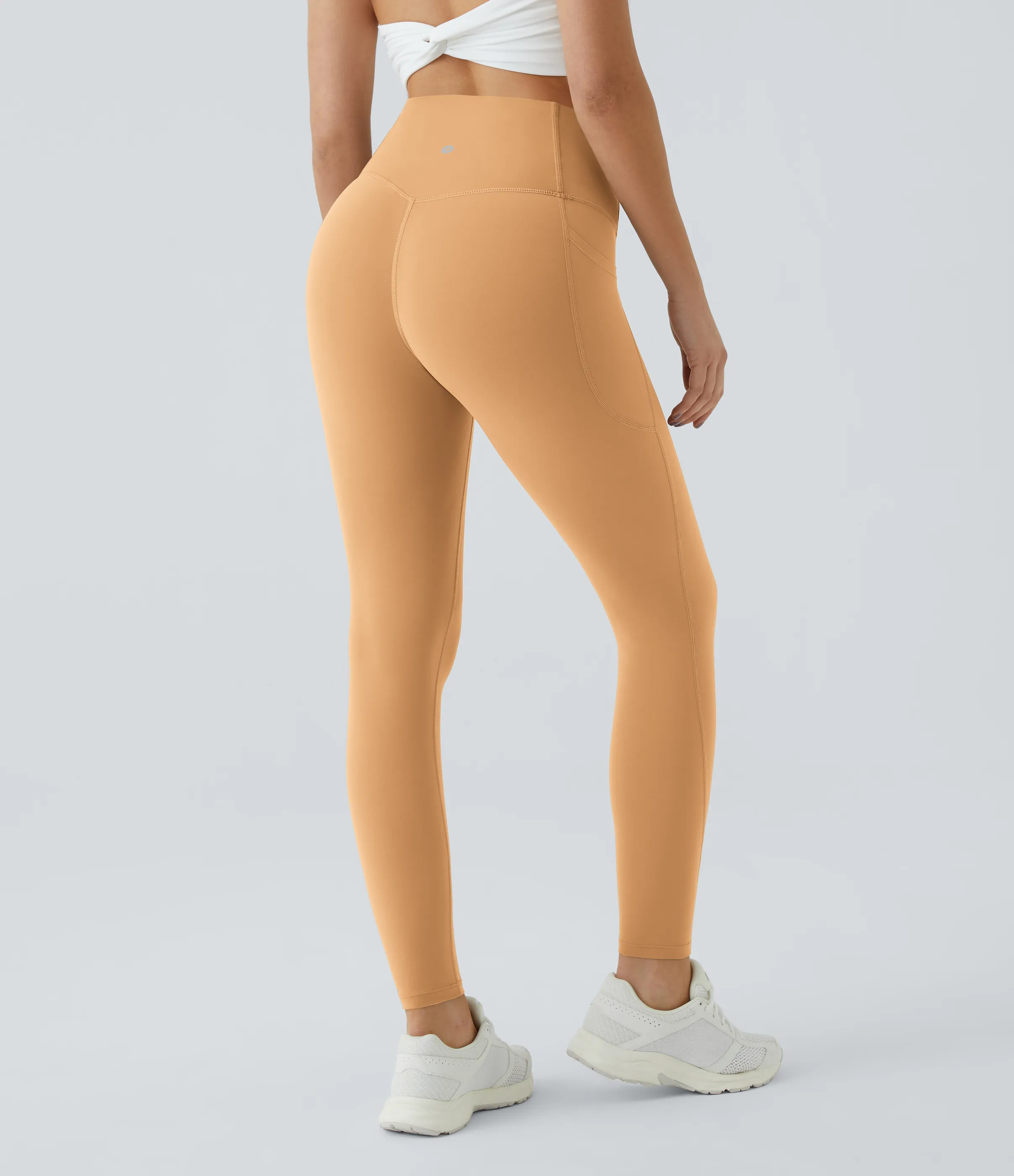Halara Leggings SoCinched UltraSculpt entrenamiento control abdomen bolsillo lateral tiro alto - Buckskin - XS(7/8) sold by Halara product image thumbnail 4