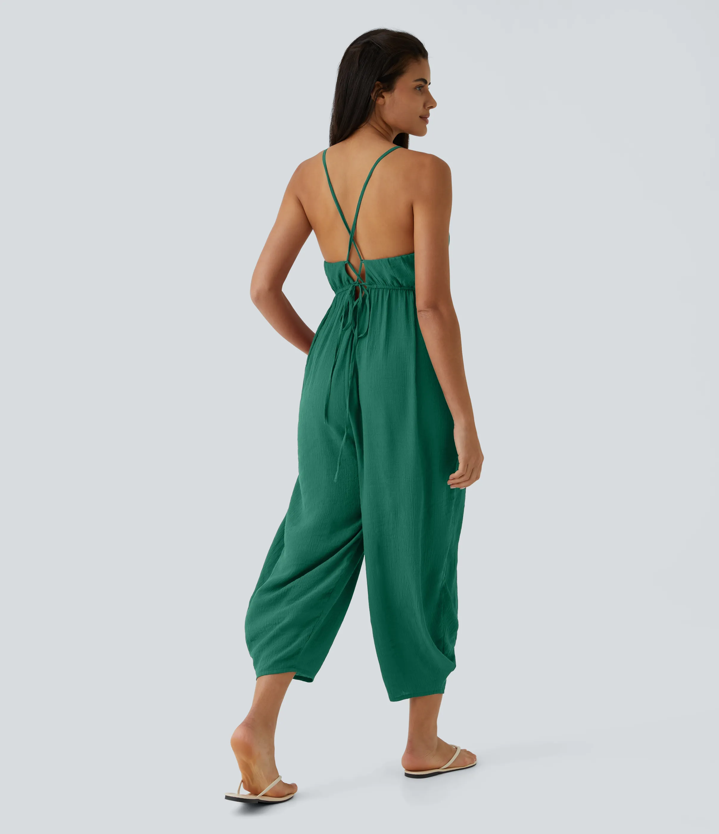 Halara Mono plisado con tirantes finos de espalda descubierta con bolsillo lateral y botones - Quiet Pool Green - XS(regular) sold by Halara product image thumbnail 3